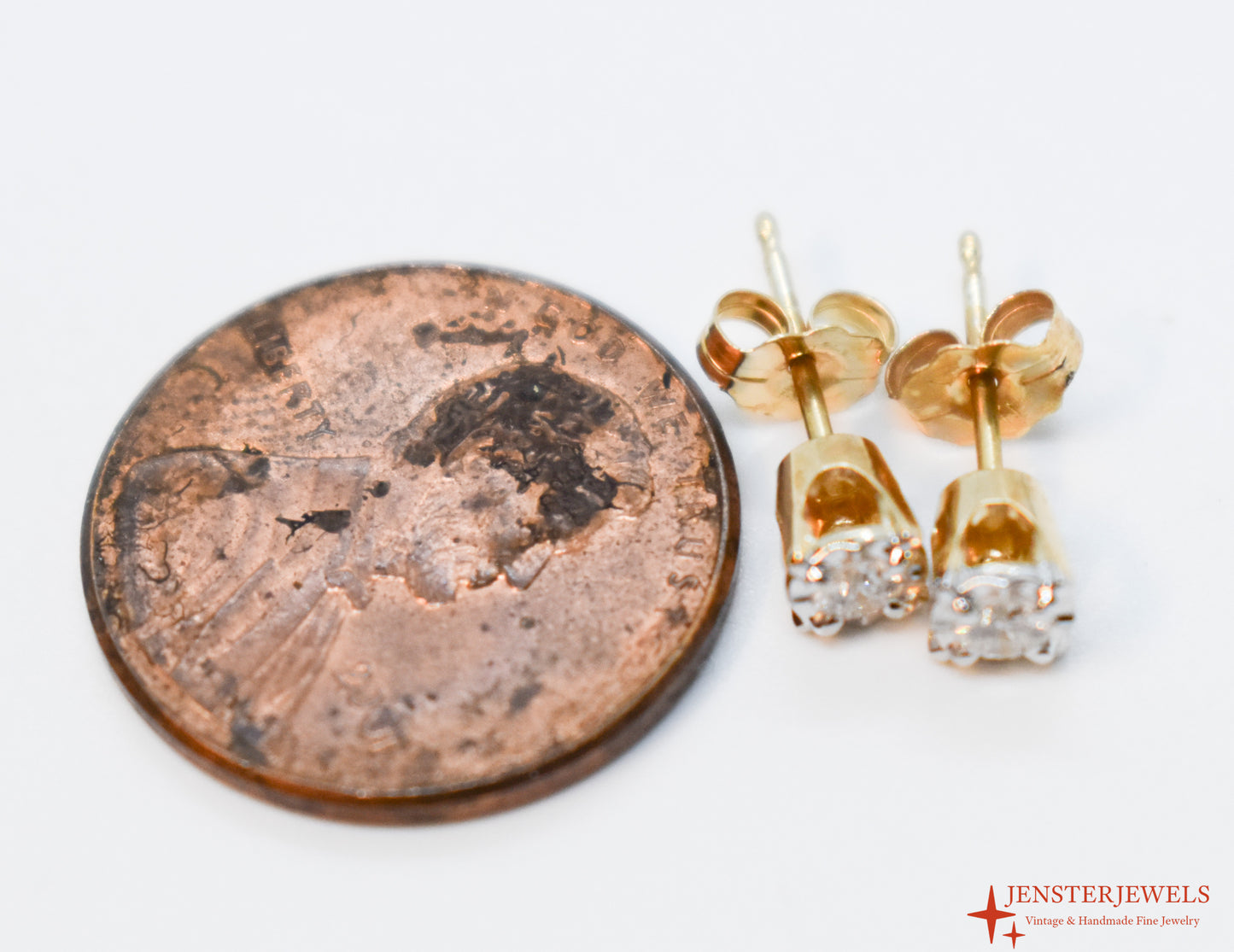Vintage 14k Yellow Gold Diamond Stud Earrings .16CTW 2