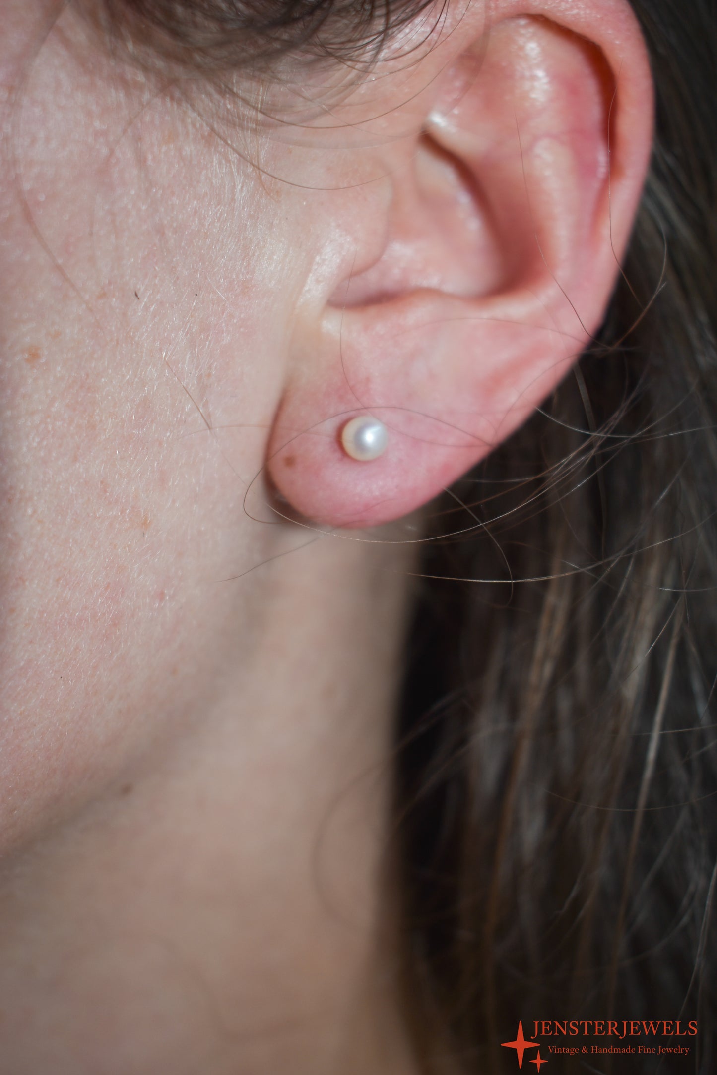 Vintage 14k Yellow Gold Pearl Stud Earrings