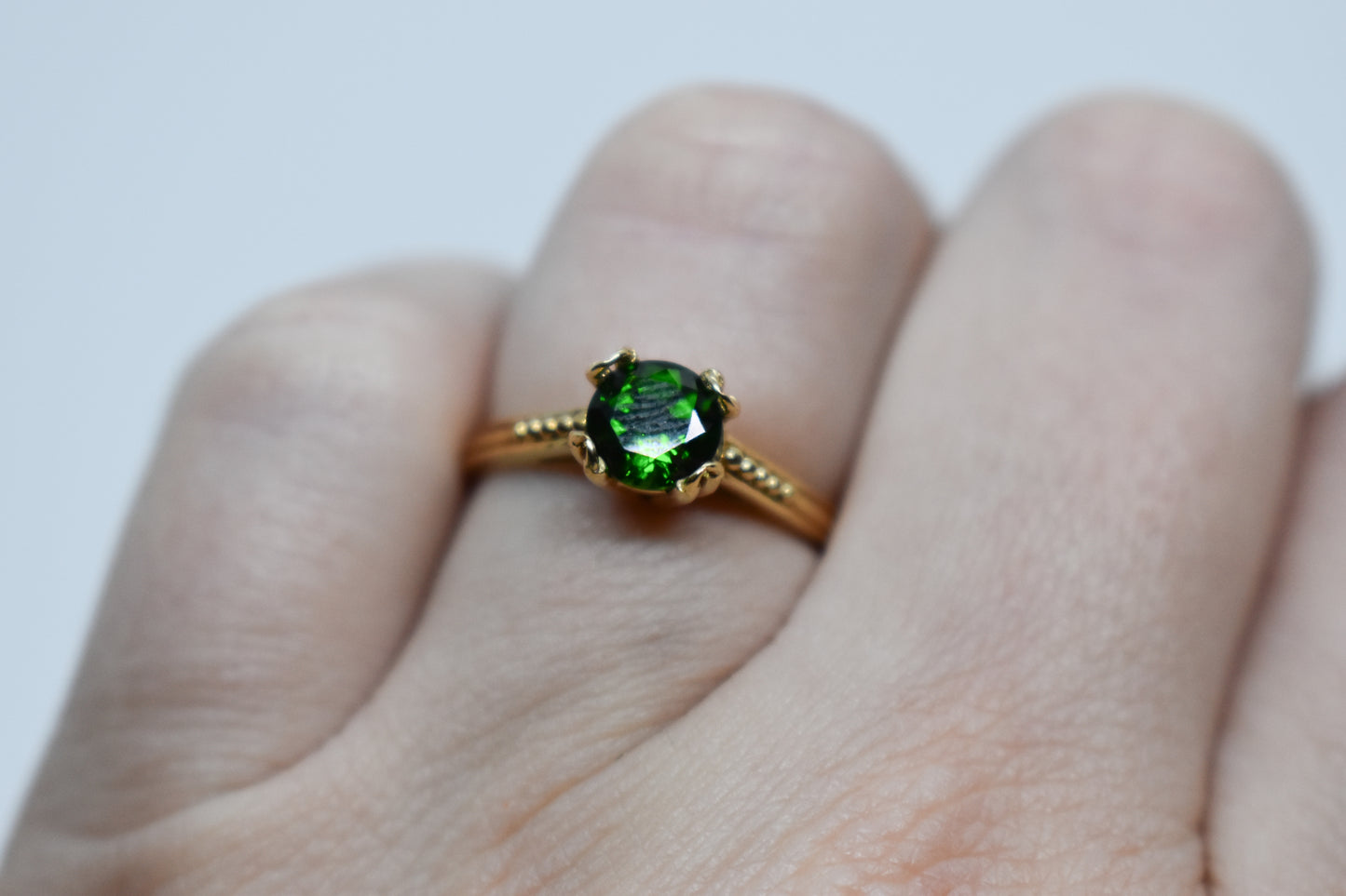 Vintage 14K Yellow Gold Green Russian Diopside Solitaire Ring