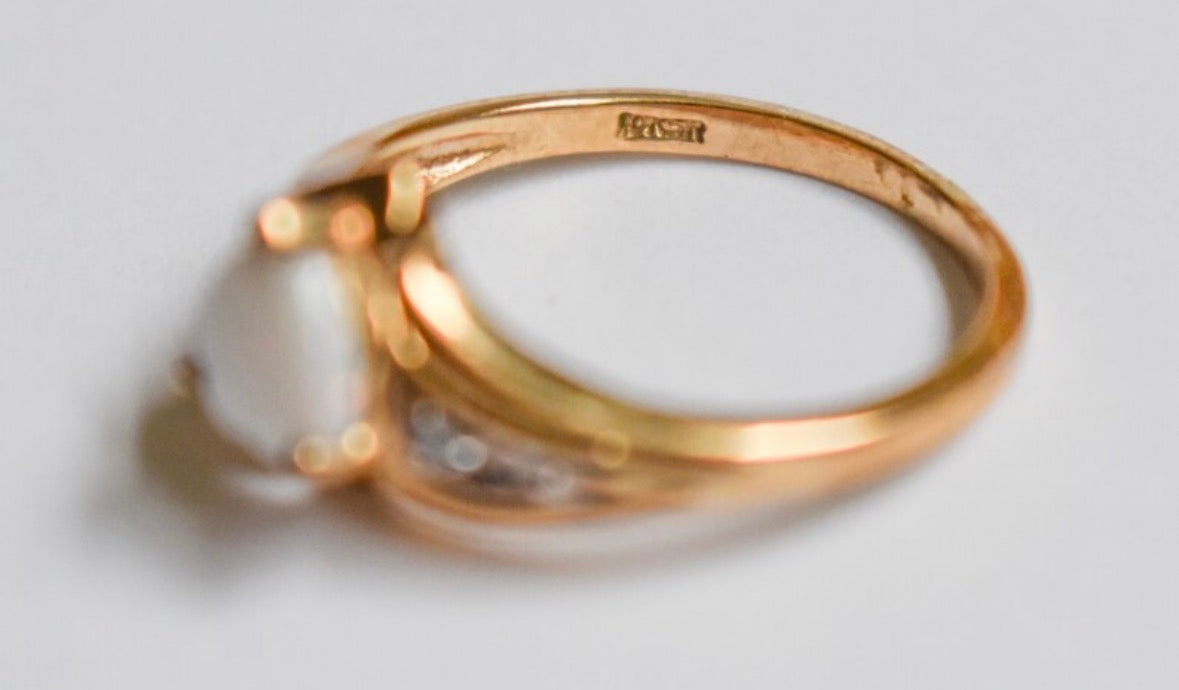 Vintage 10k Yellow Gold Heart Opal and Diamond Ring Size 7