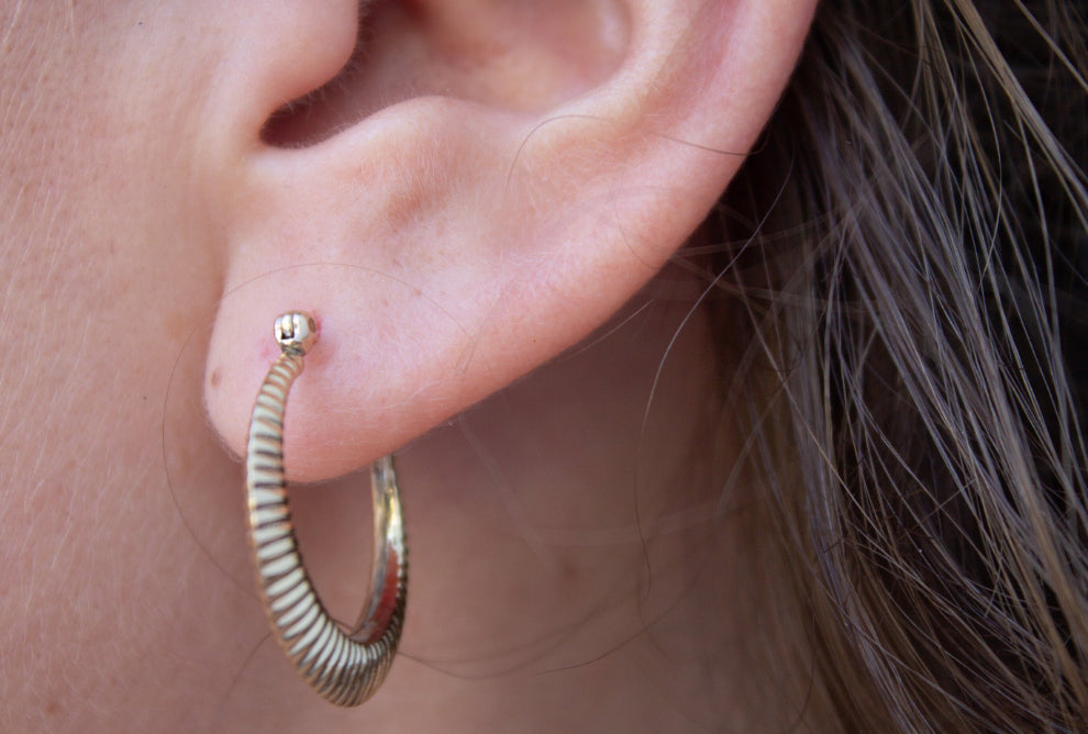 Vintage 14k Yellow Gold Scalloped Hoop Earrings