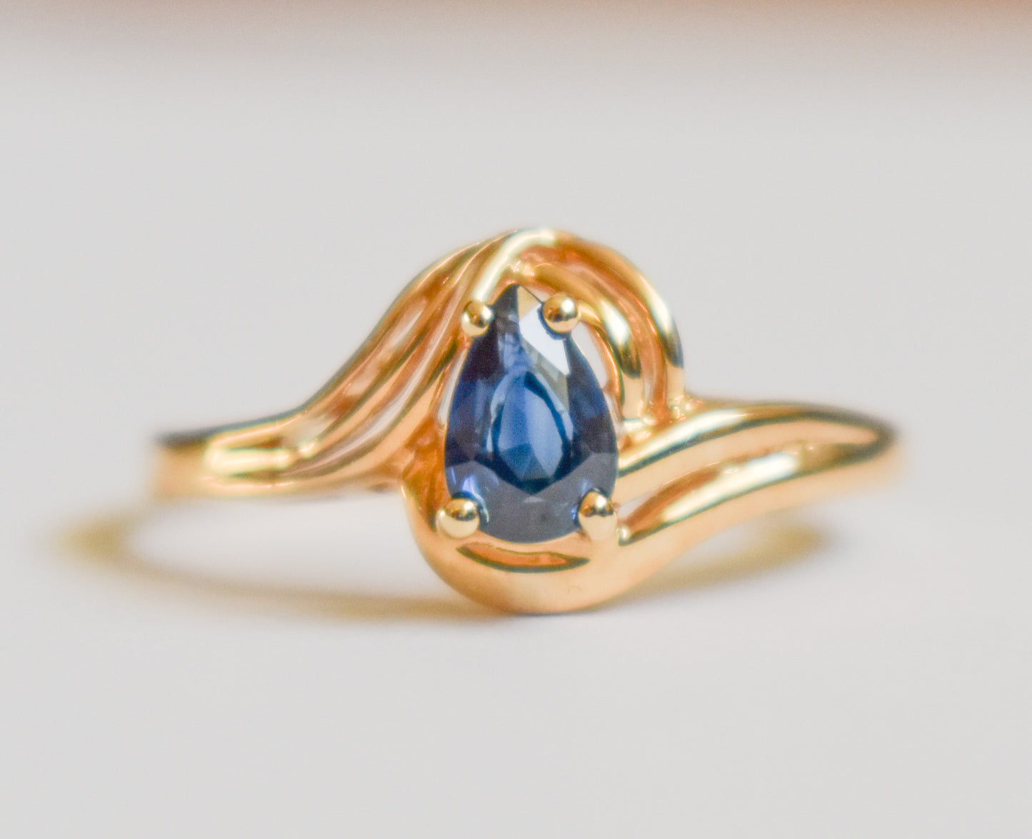 Vintage 14k Yellow Gold Pear Shaped Sapphire Ring Size 7 1/4