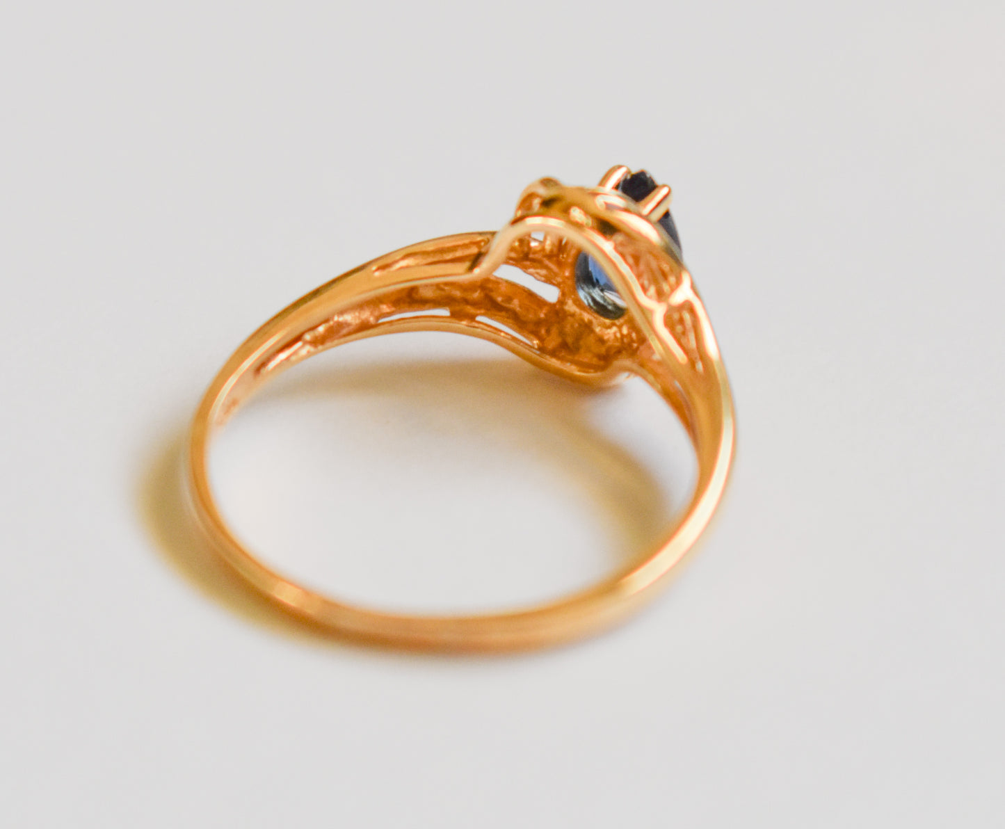 Vintage 14k Yellow Gold Pear Shaped Sapphire Ring Size 7 1/4