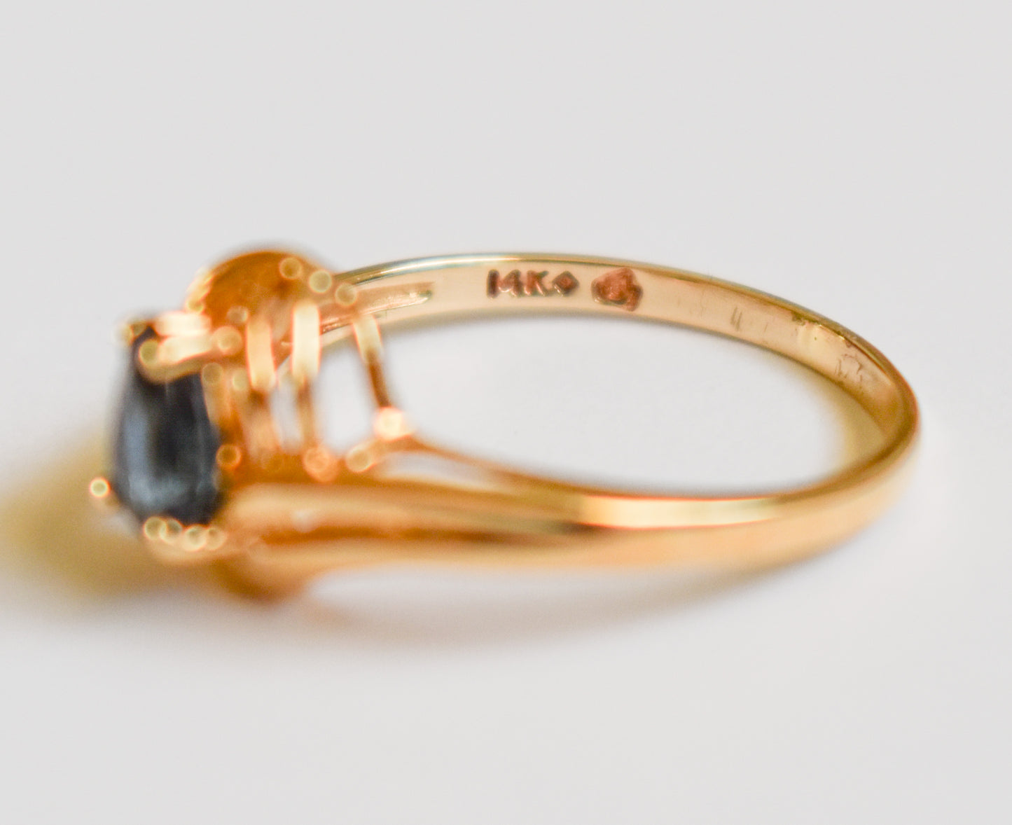 Vintage 14k Yellow Gold Pear Shaped Sapphire Ring Size 7 1/4
