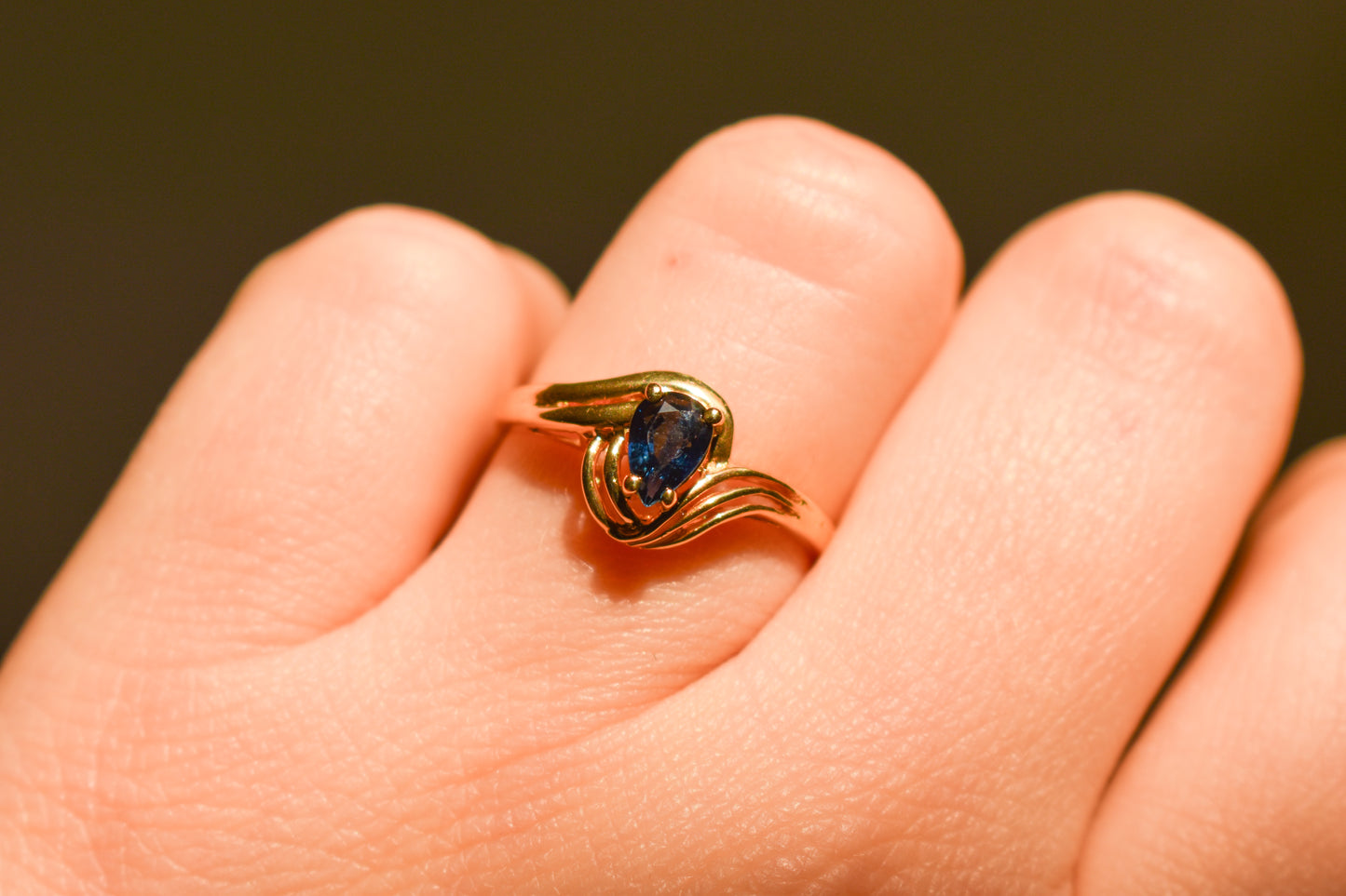 Vintage 14k Yellow Gold Pear Shaped Sapphire Ring Size 7 1/4