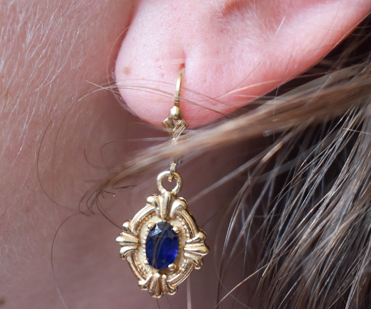 Vintage 14k Yellow Gold Sapphire Lever Back Earrings Antique Look