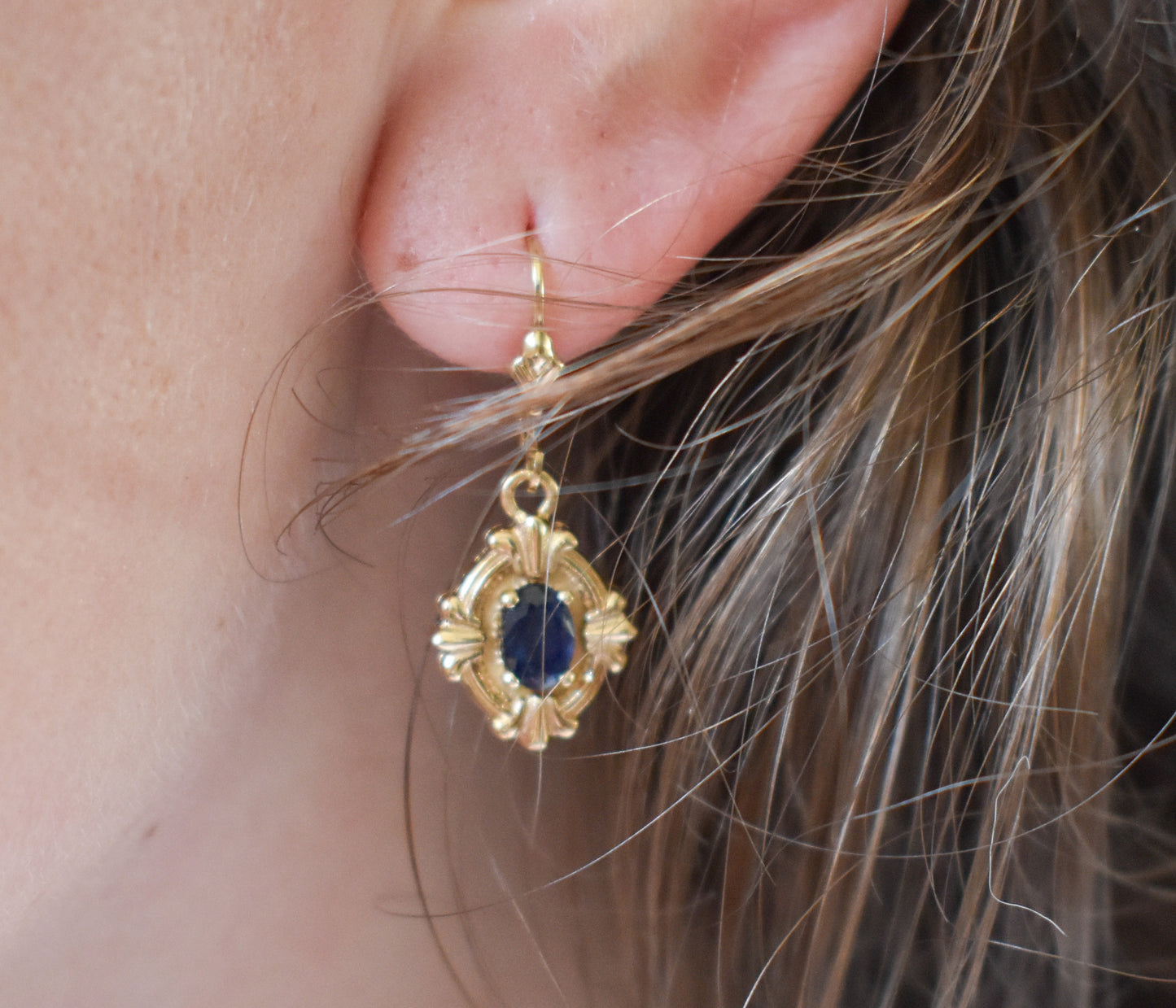 Vintage 14k Yellow Gold Sapphire Lever Back Earrings Antique Look