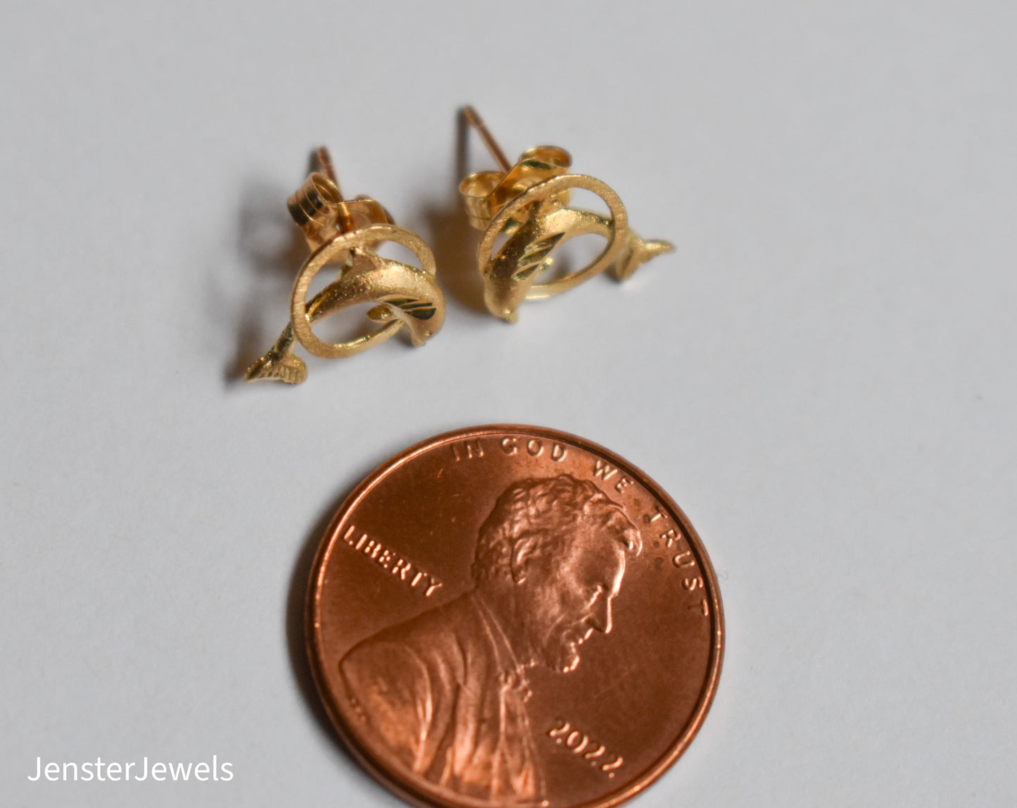 Vintage 14k Yellow Gold Dolphin Stud Earrings