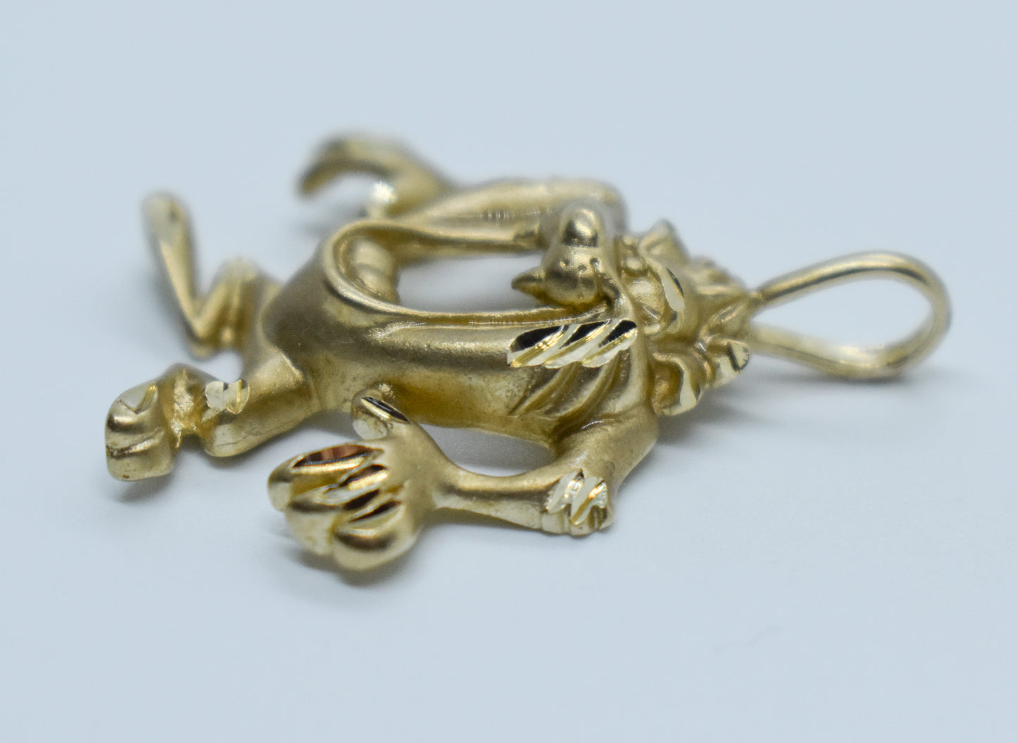 Vintage 10k Yellow Gold Michael Anthony Warner Bros Looney Tunes Tasmanian Devil Pendant