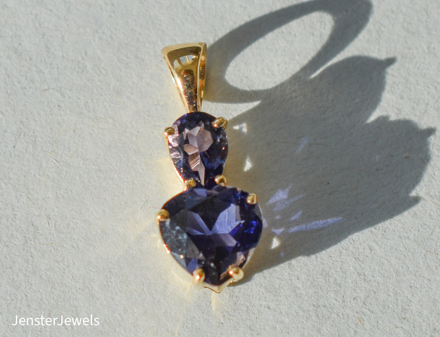 Vintage 14k Yellow Gold Iolite Pendant