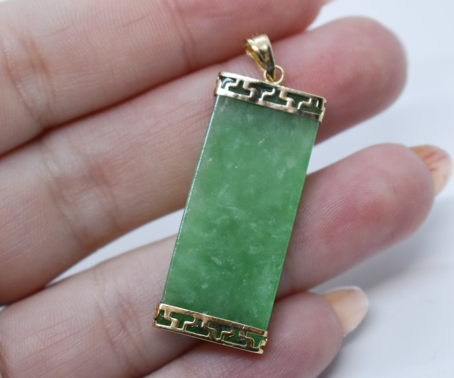 Vintage 14k Yellow Gold Green Jade Pendant