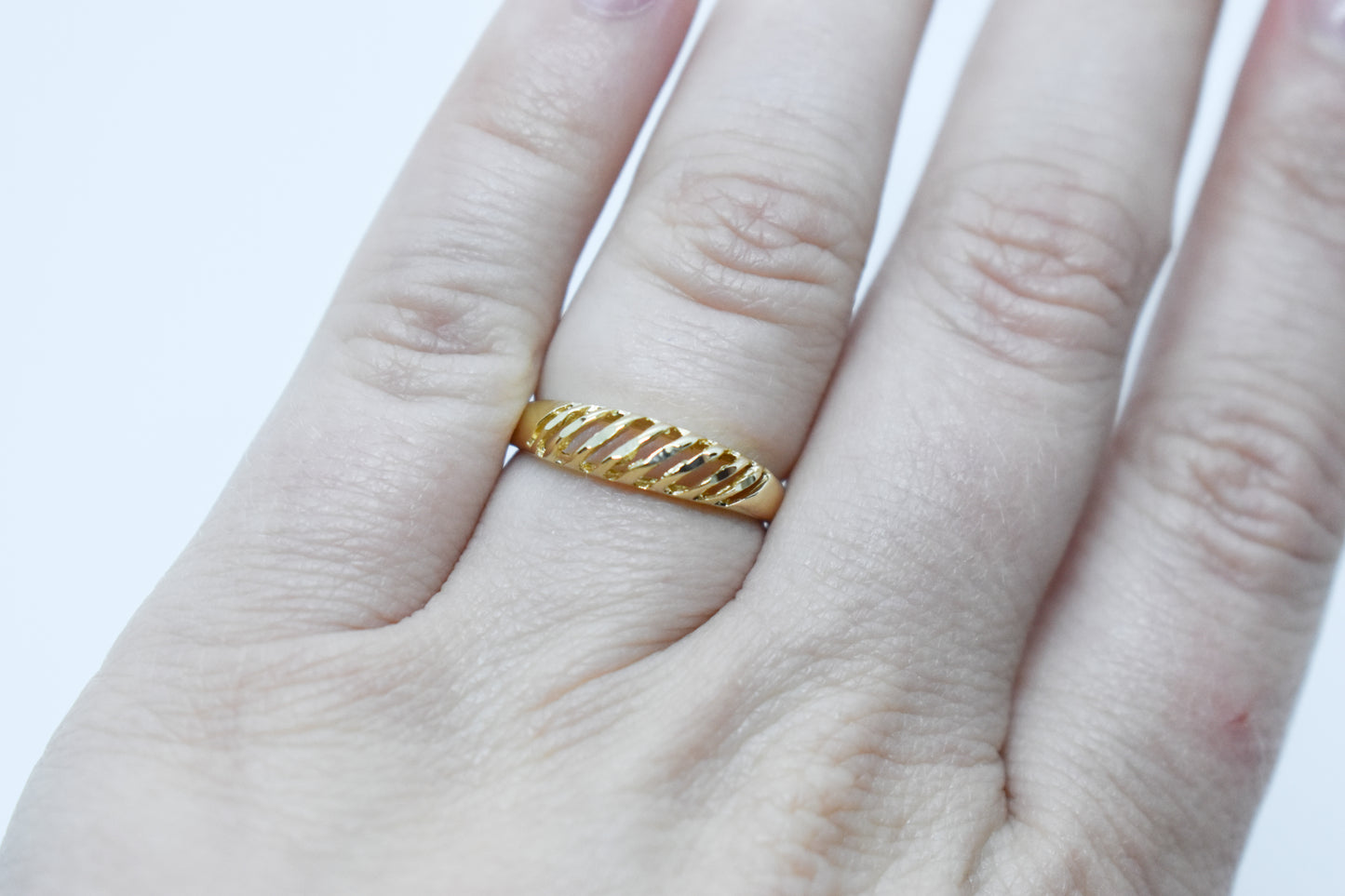 Vintage 14k Yellow Gold Scallop Ring Size 5 3/4