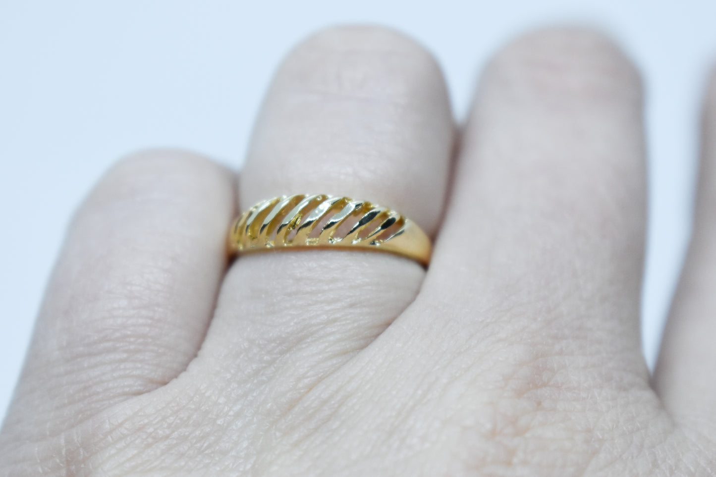 Vintage 14k Yellow Gold Scallop Ring Size 5 3/4
