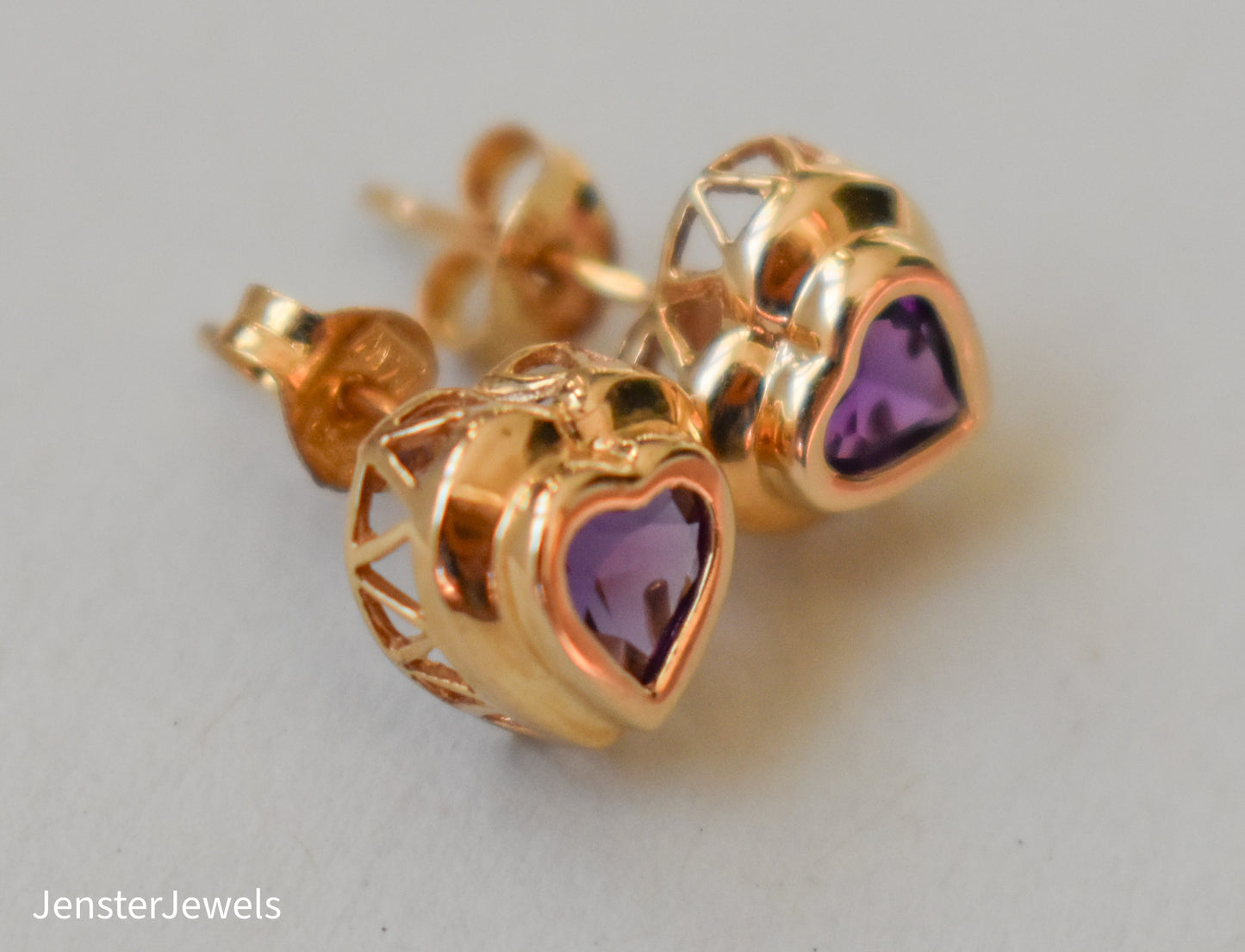 Vintage 14k Yellow Gold Amethyst Heart Stud Earrings