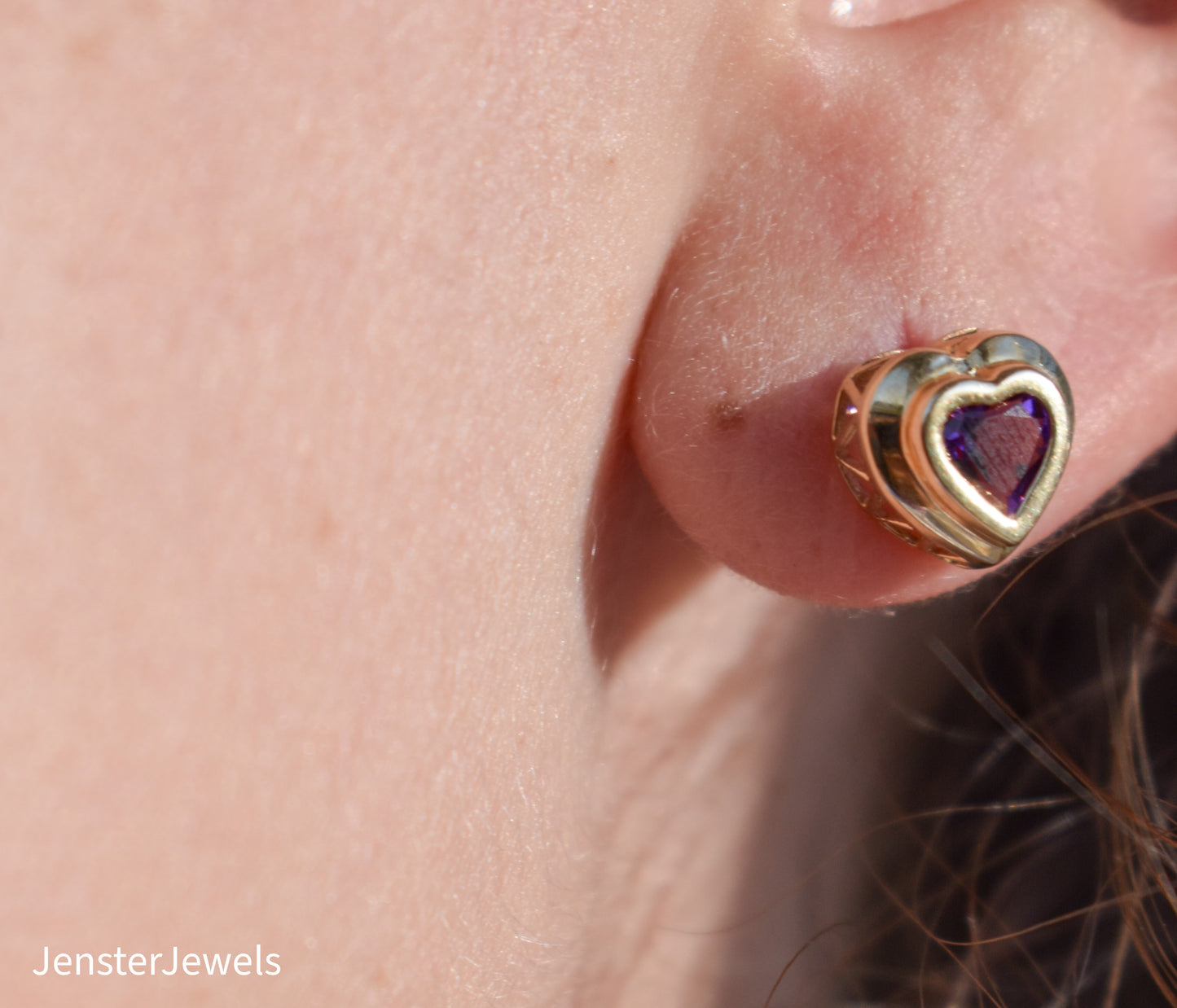 Vintage 14k Yellow Gold Amethyst Heart Stud Earrings