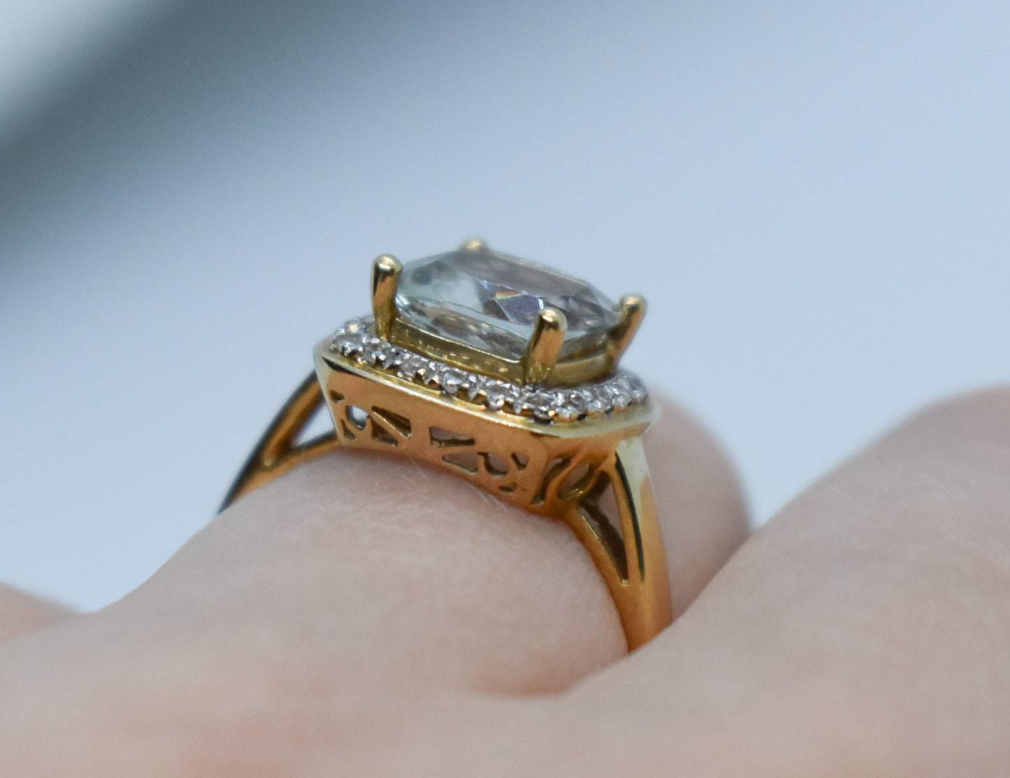 Vintage 14k Yellow Gold Aquamarine and Diamond Halo Ring Size 7 1/4