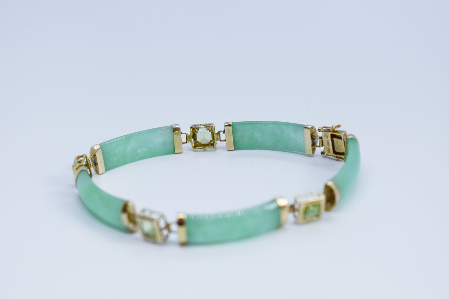 Vintage 14k Yellow Gold Green Jade and Peridot Bracelet 7 1/2"