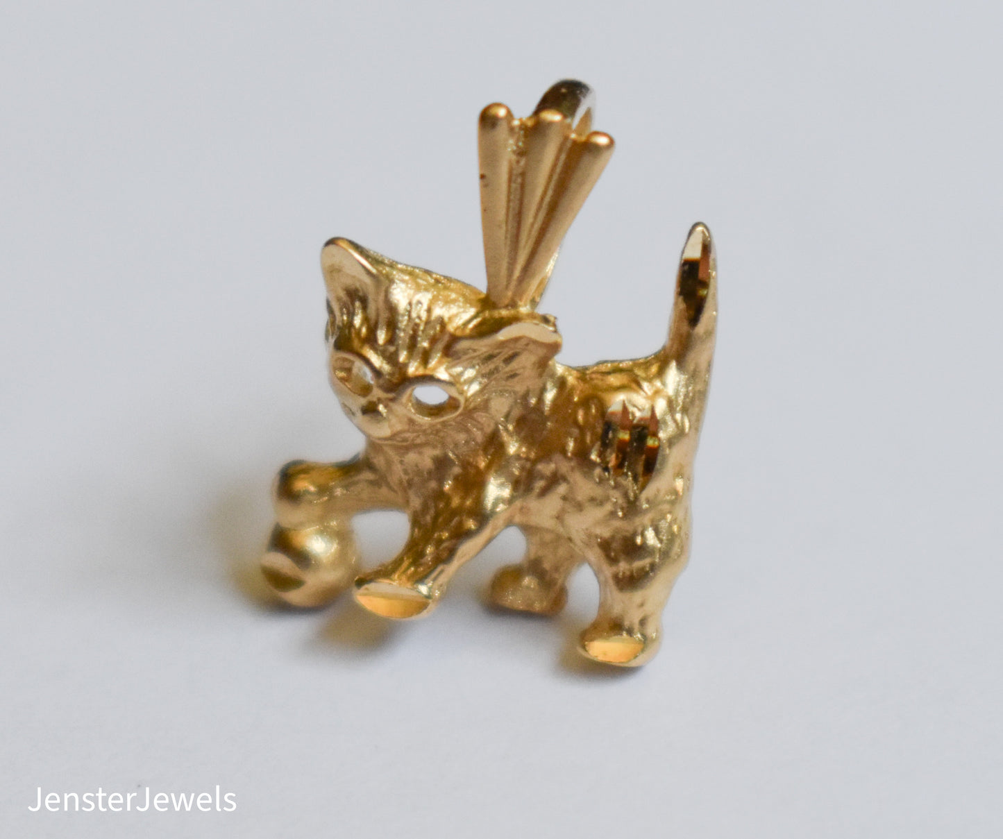 Vintage 14k Yellow Gold Michael Anthony Cat and Ball Pendant