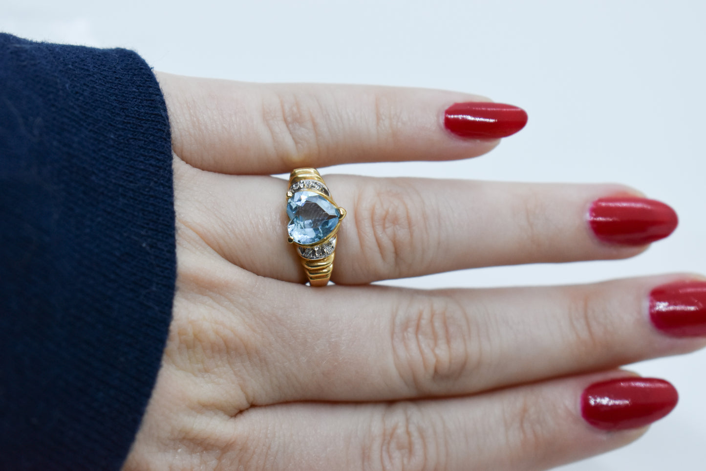 Vintage 14K Yellow Gold Blue Topaz Heart and Diamond Ring Size 6