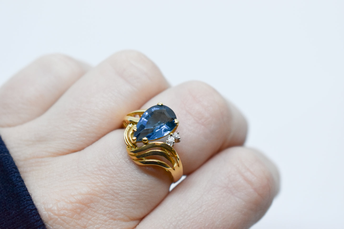 Vintage 14k Yellow Gold 2.5CTW Blue Topaz and Diamond Ring Size 7 1/2