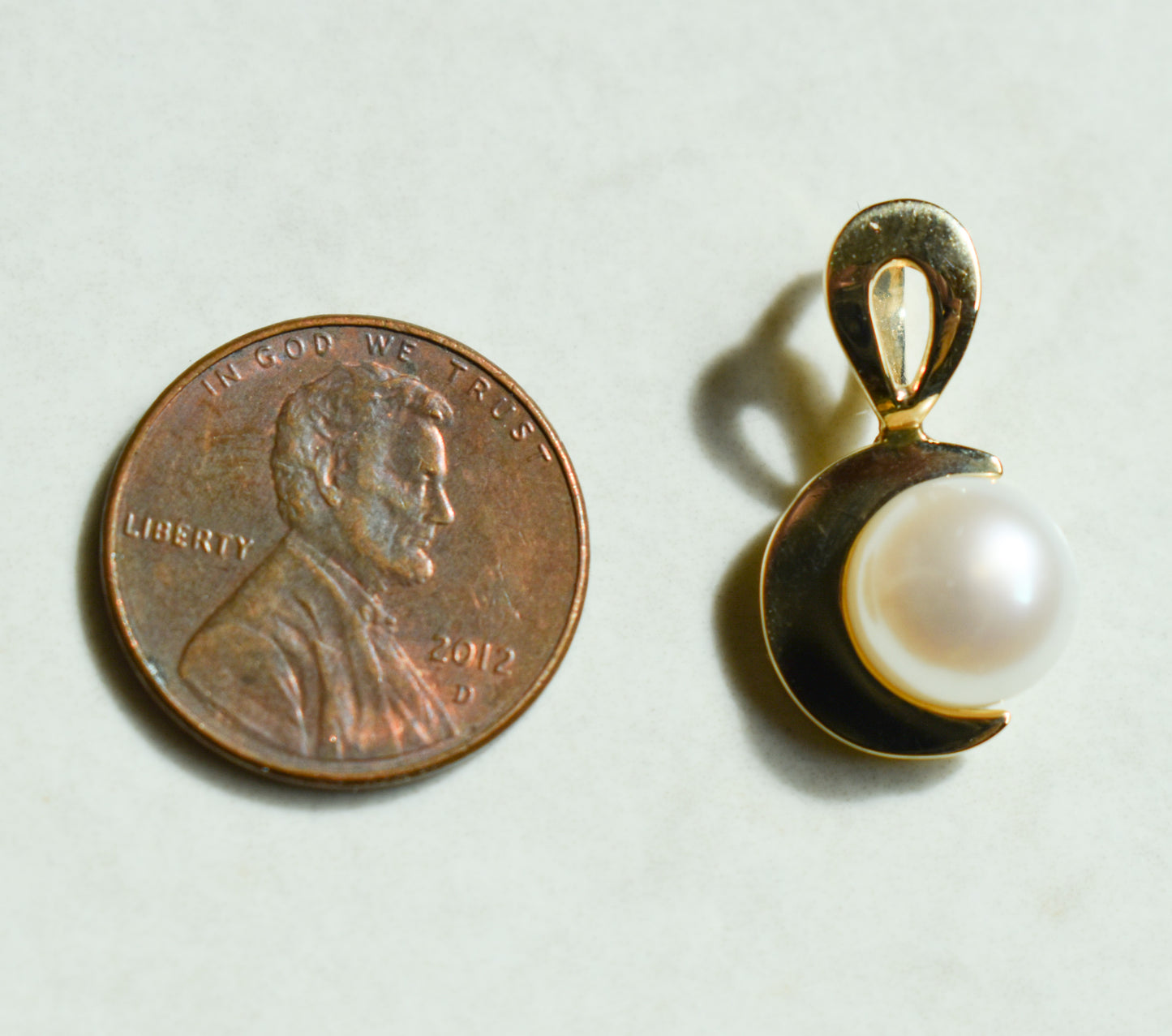 Vintage 14k Yellow Gold Crescent Moon Shaped Pearl Pendant