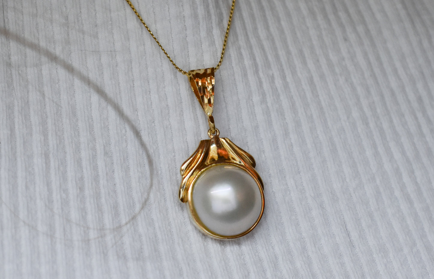 Vintage 10k Yellow Gold Mabe Pearl Pendant