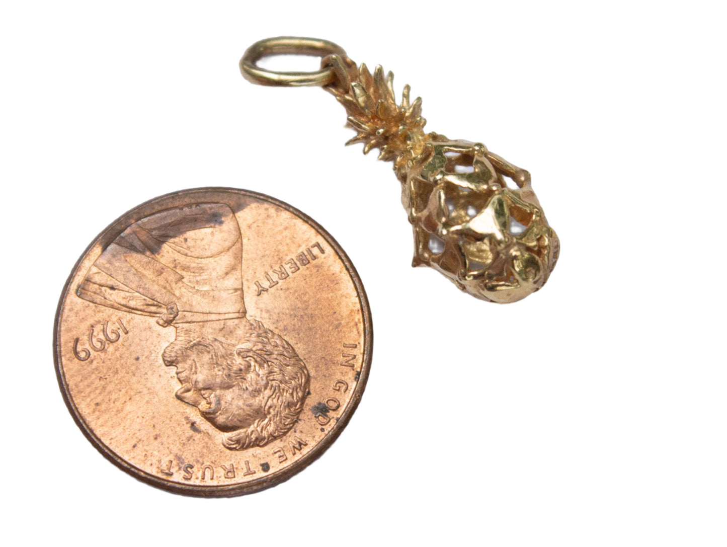 Vintage 14k Yellow Gold 3D Pineapple Pendant