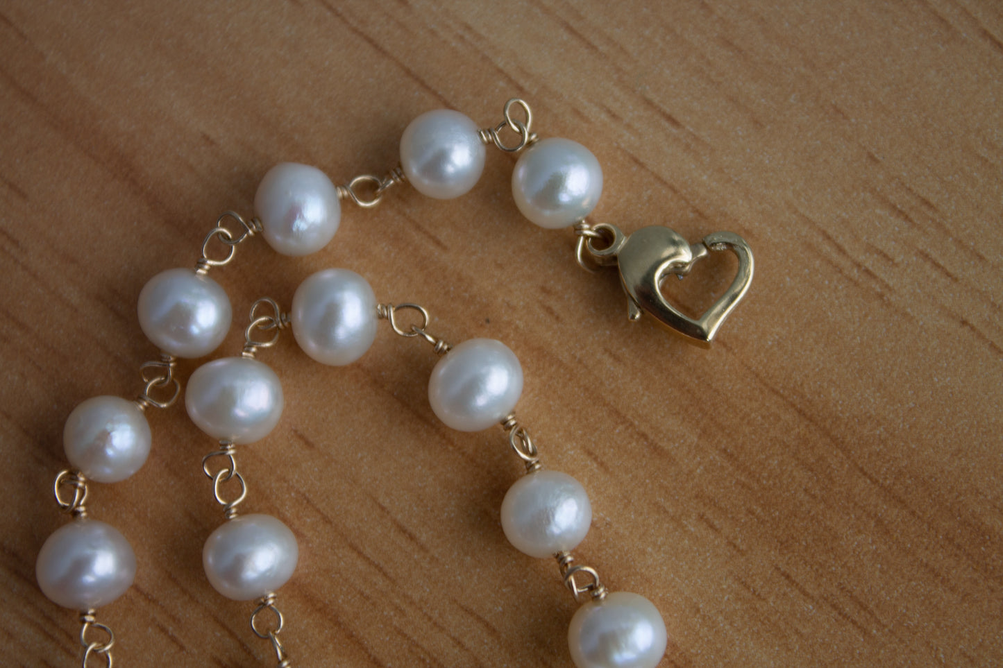 Vintage 14k Yellow Gold White Pearl and Gold Wire Necklace Heart Clasp 17"