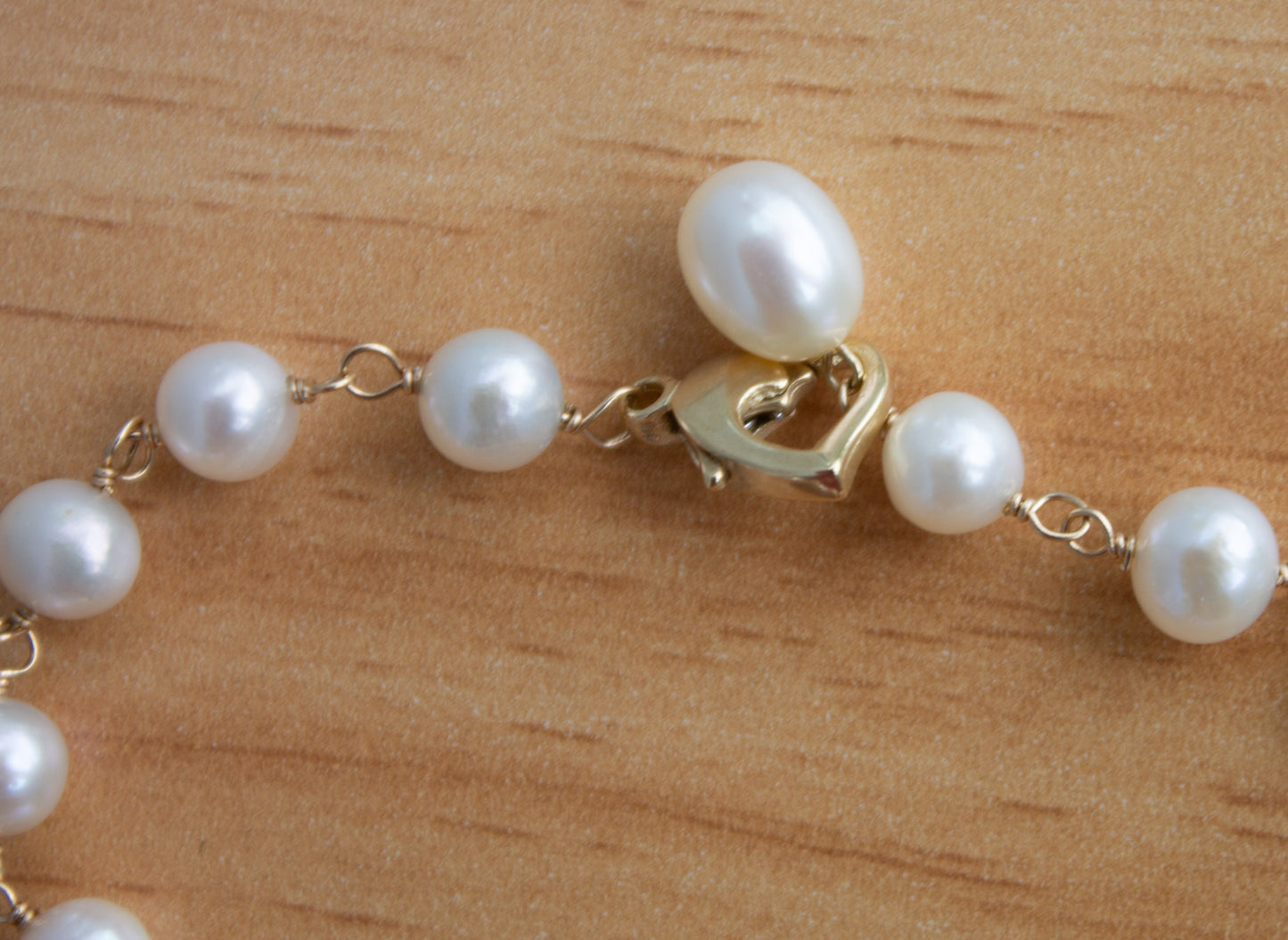 Vintage 14k Yellow Gold White Pearl and Gold Wire Necklace Heart Clasp 17"