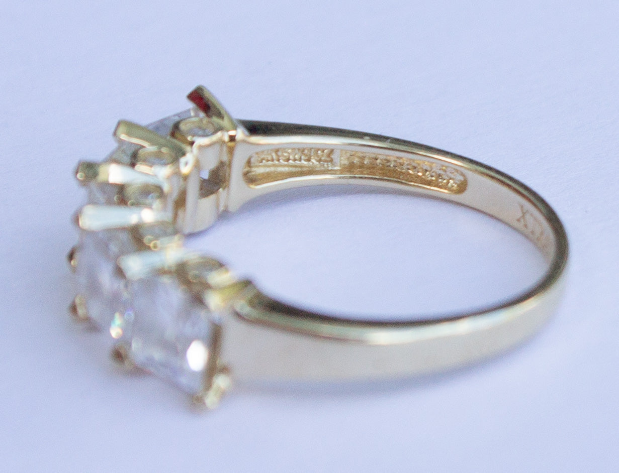 Vintage 14k Yellow Gold Cubic Zirconia Ring Xtravagant Size 5
