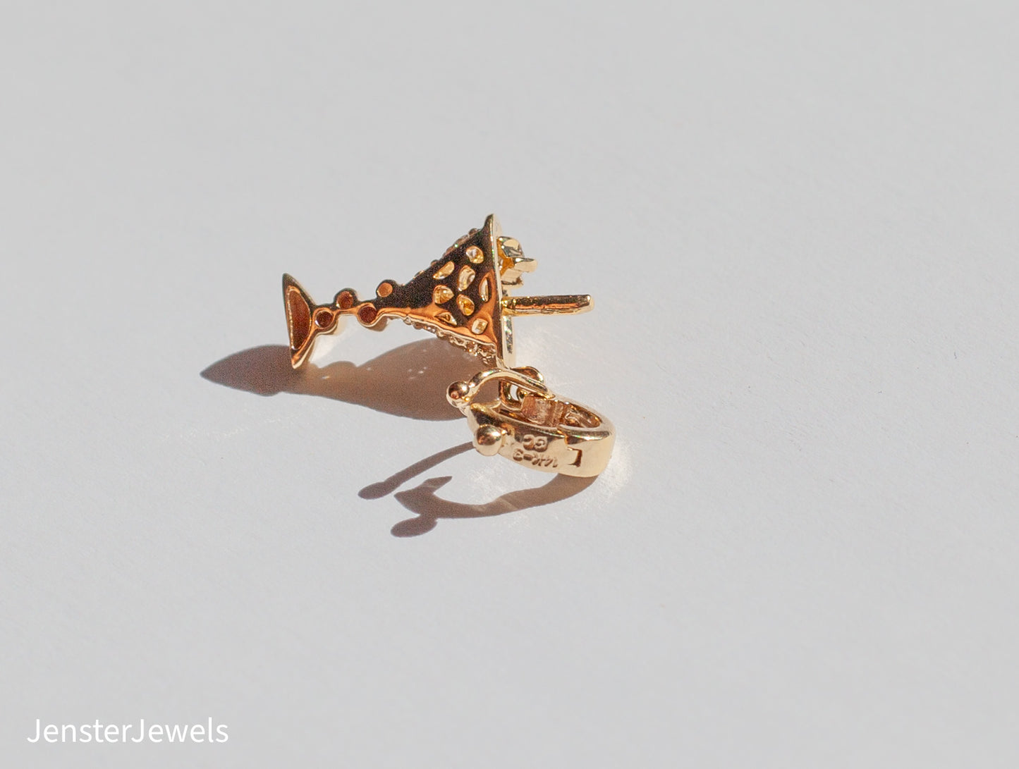 RARE Vintage 14k Yellow Gold Natural Diamond .14 CTW Martini Glass Pendant With Locking Bail
