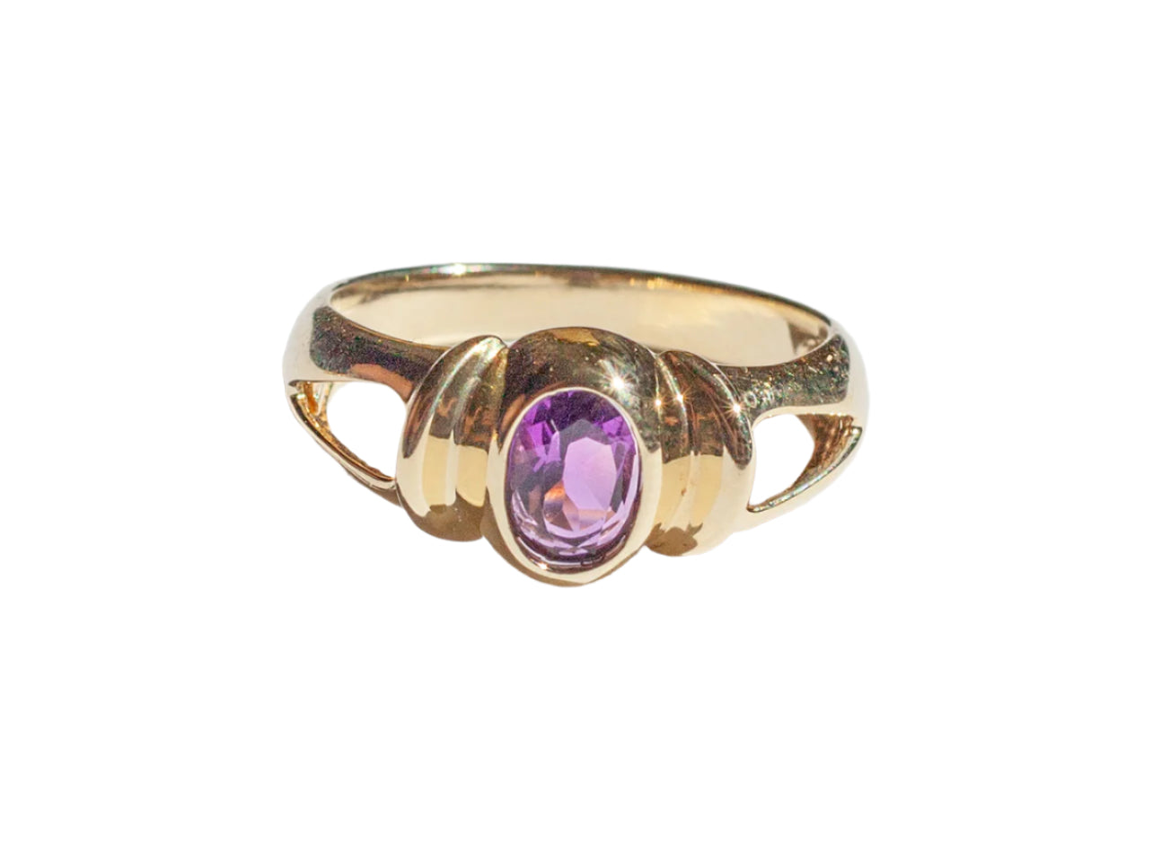 Vintage 14k Yellow Gold Bezel Set Amethyst Ring Size 6