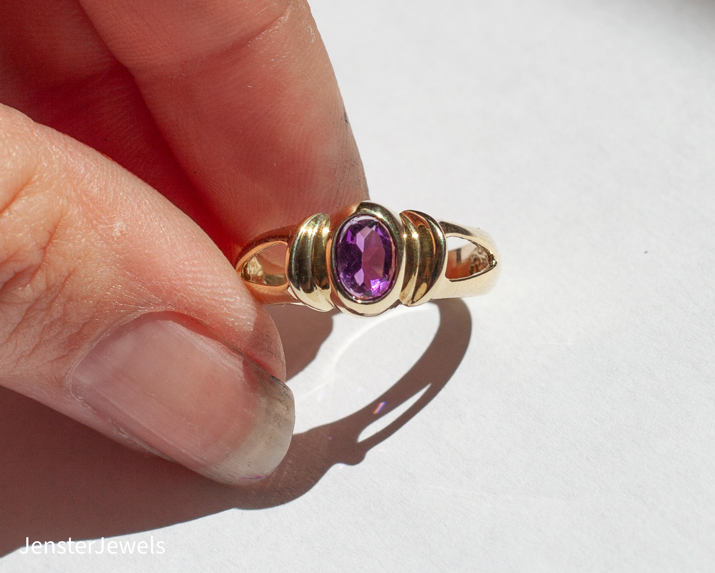 Vintage 14k Yellow Gold Bezel Set Amethyst Ring Size 6