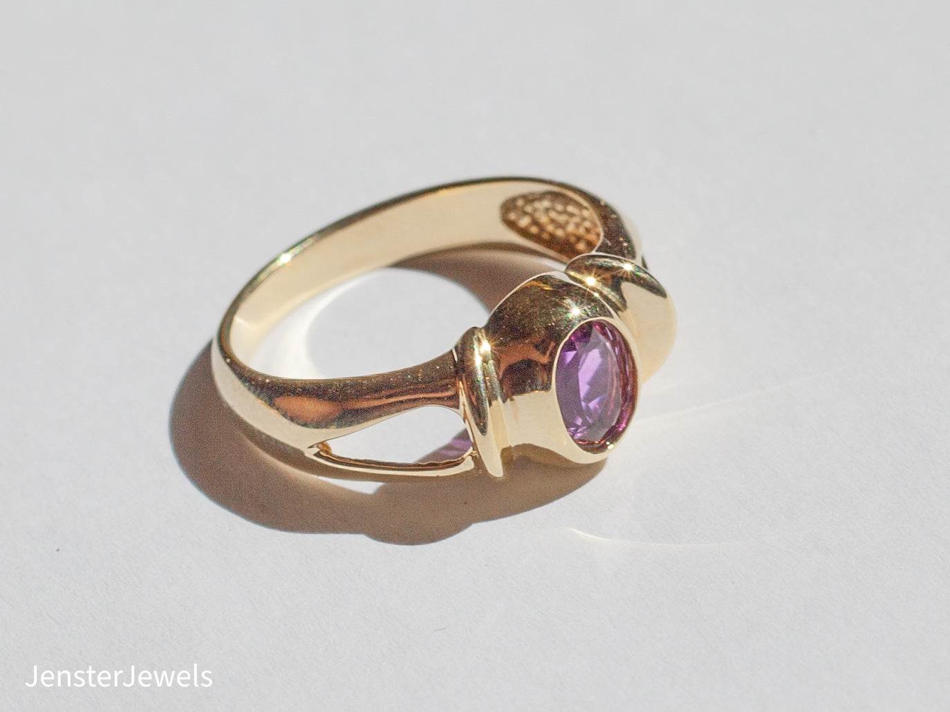 Vintage 14k Yellow Gold Bezel Set Amethyst Ring Size 6
