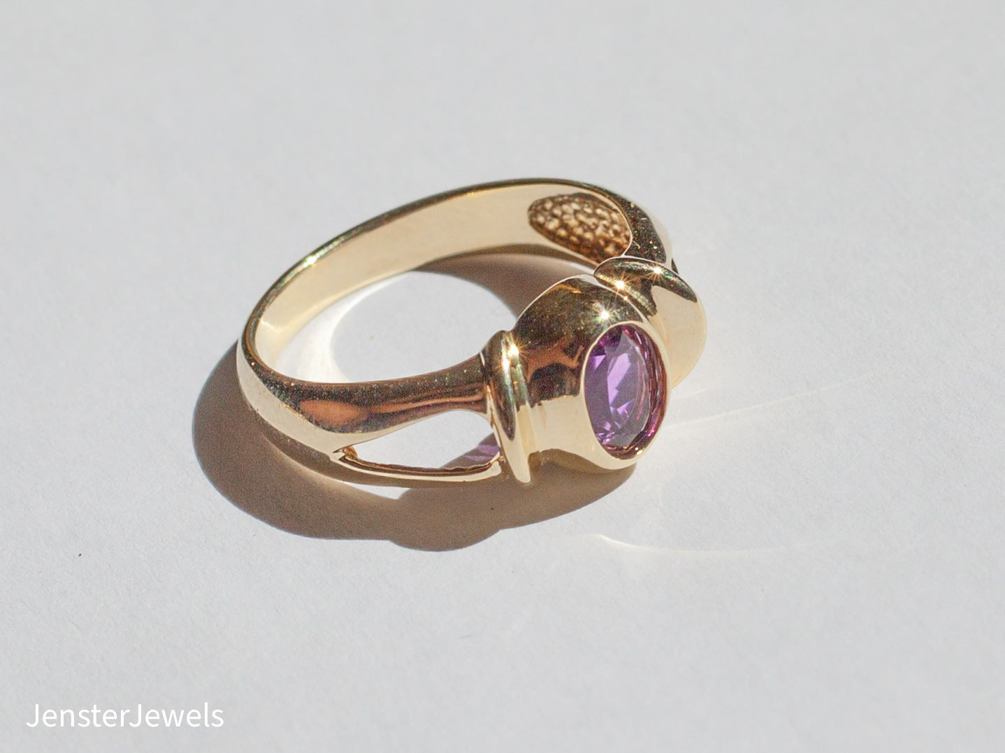 Vintage 14k Yellow Gold Bezel Set Amethyst Ring Size 6