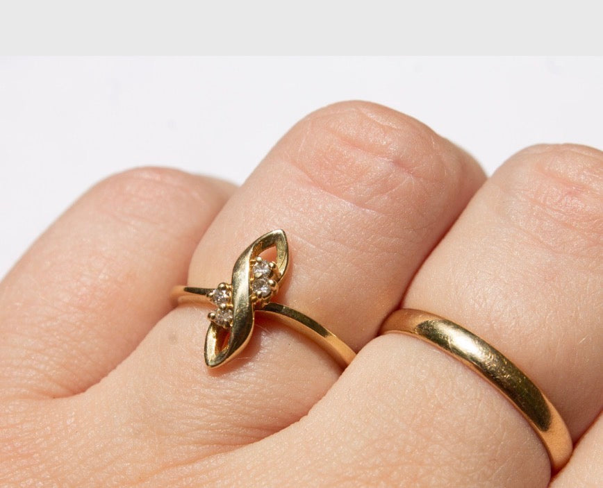 Vintage 14k Yellow Gold Natural Diamond Infinity Ring Size 5 1/4