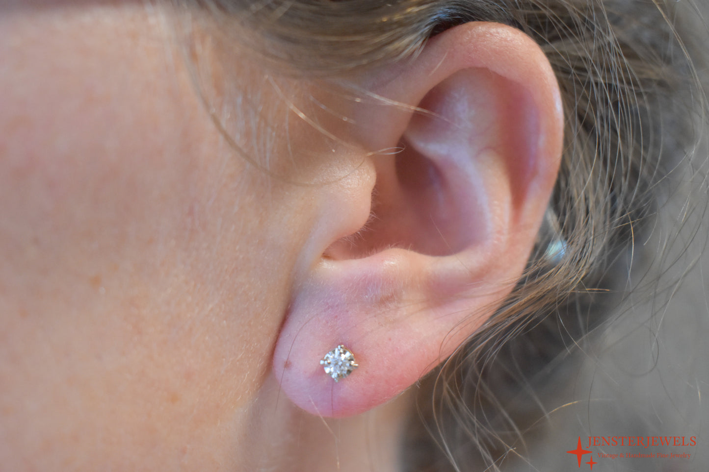 Vintage 14k Yellow Gold Diamond Stud Earrings .16CTW 3