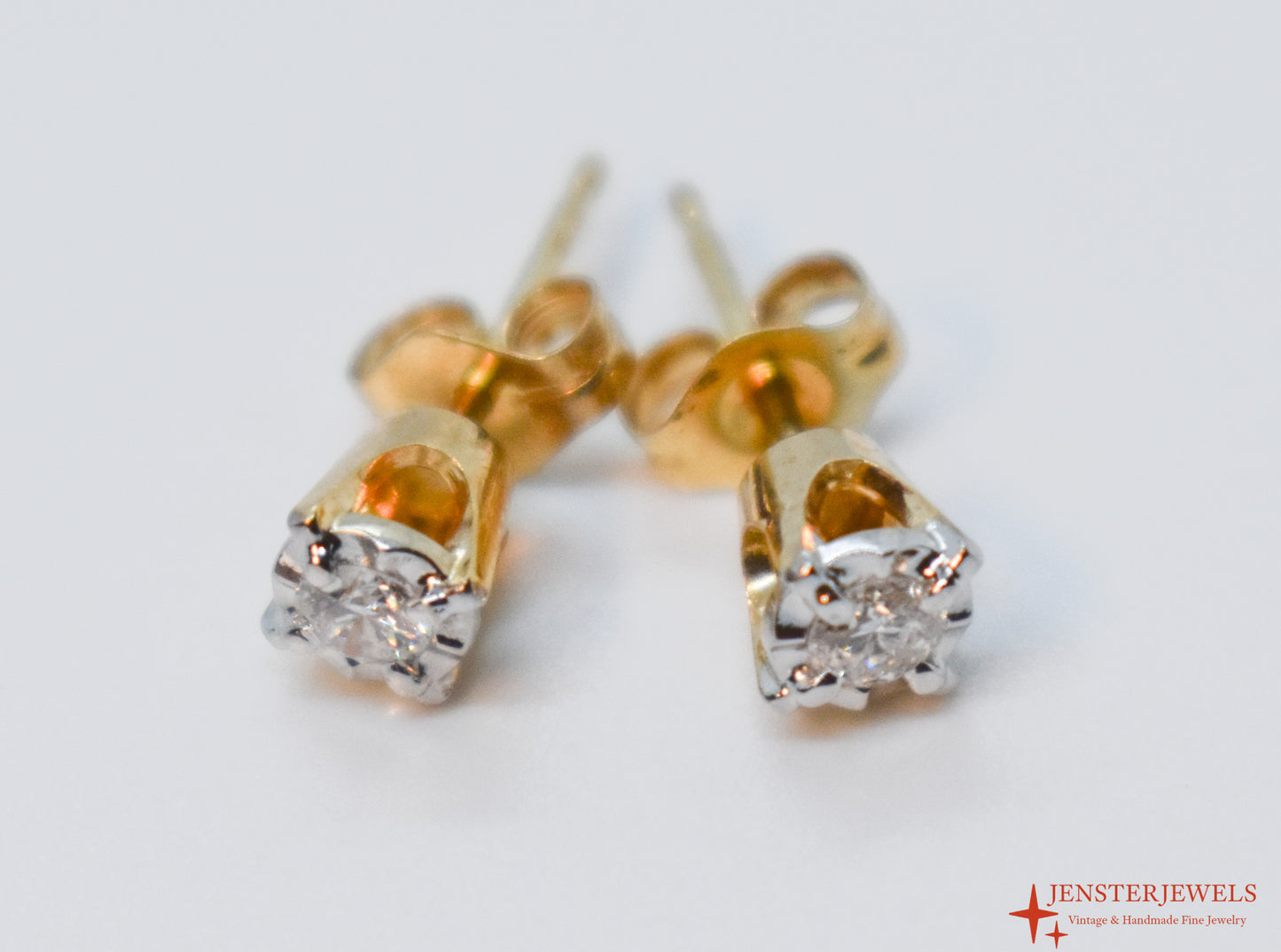 Vintage 14k Yellow Gold Diamond Stud Earrings .16CTW 3