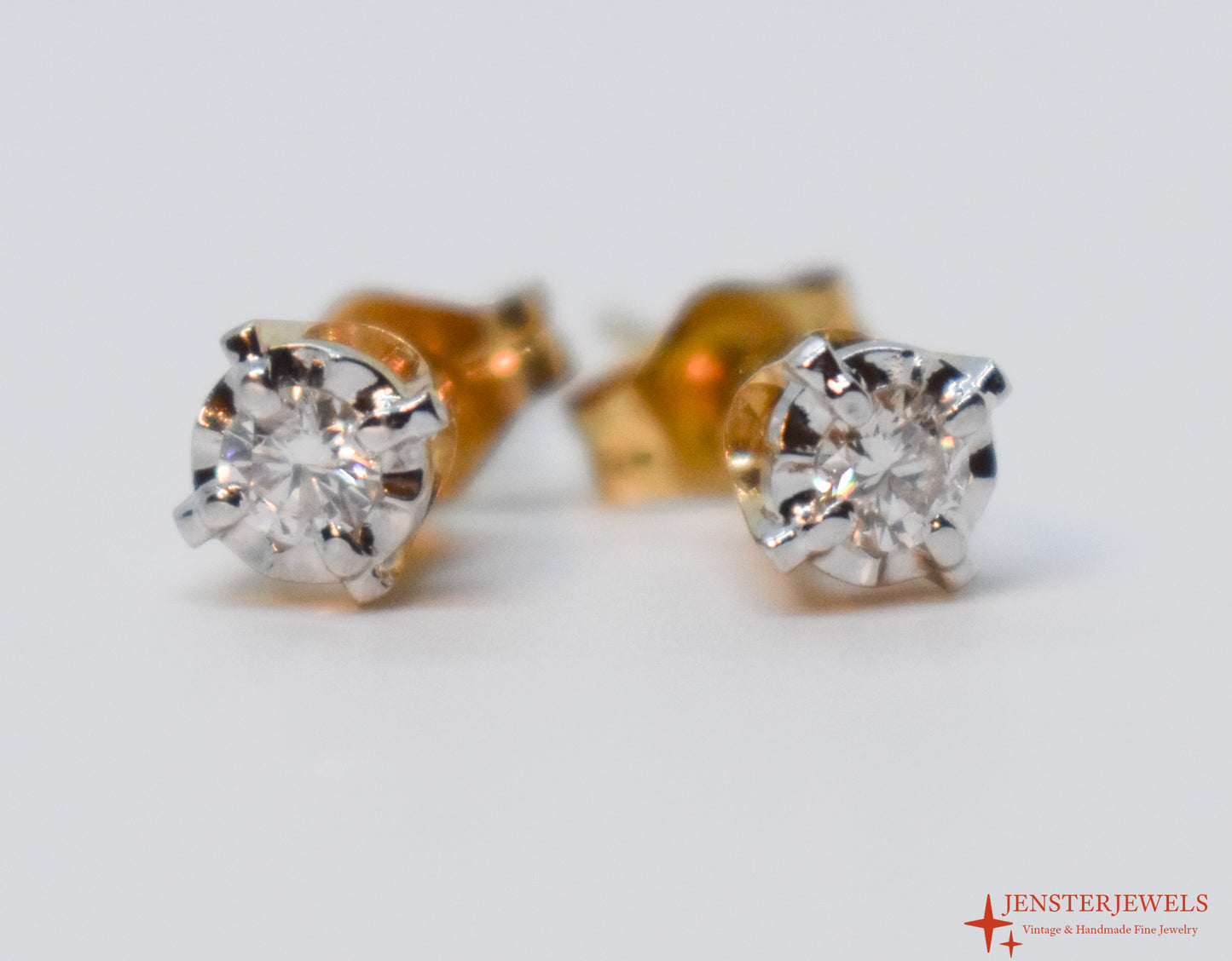 Vintage 14k Yellow Gold Diamond Stud Earrings .16CTW 3