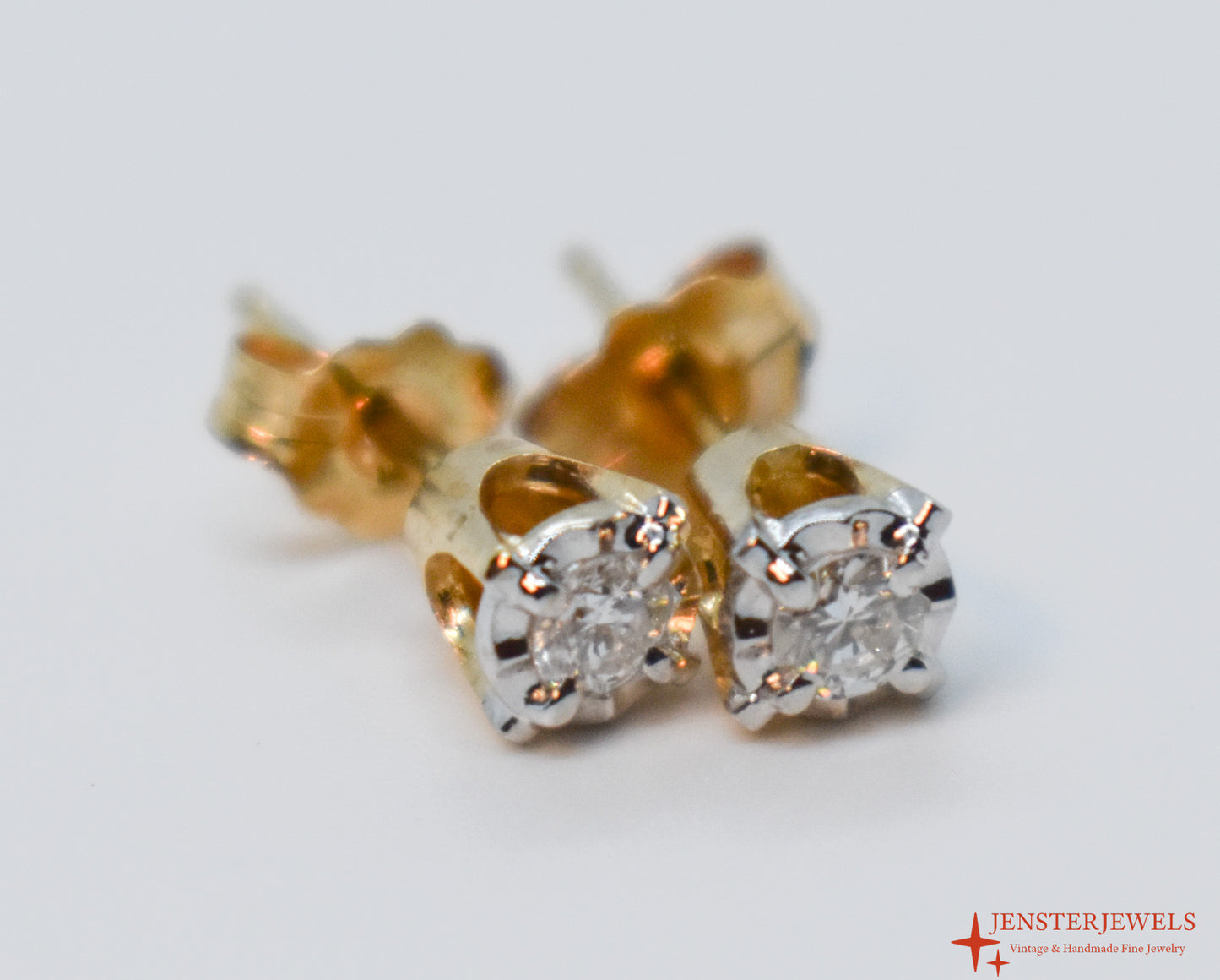 Vintage 14k Yellow Gold Diamond Stud Earrings .16CTW 2