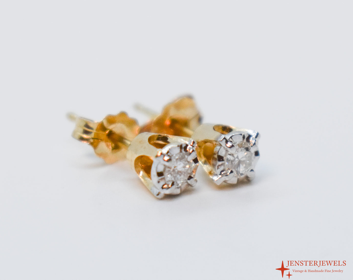 Vintage 14k Yellow Gold Diamond Stud Earrings .16CTW 2