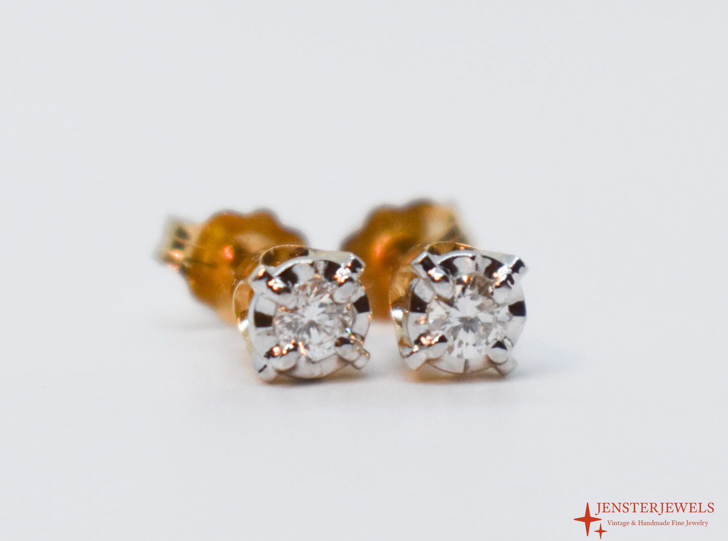 Vintage 14k Yellow Gold Diamond Stud Earrings .16CTW 2