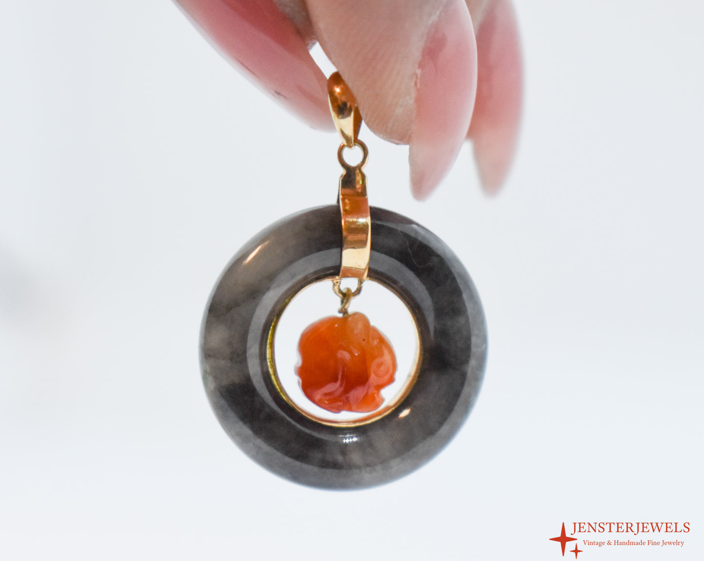 Vintage 14k Yellow Gold Grey & Orange Jade Circle Rabbit Pendant