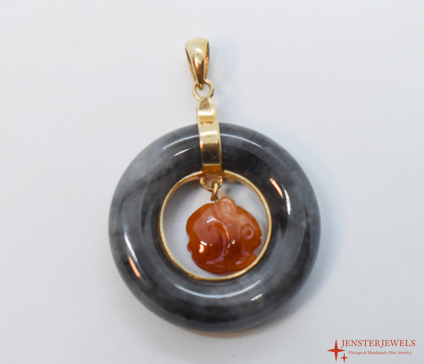 Vintage 14k Yellow Gold Grey & Orange Jade Circle Rabbit Pendant