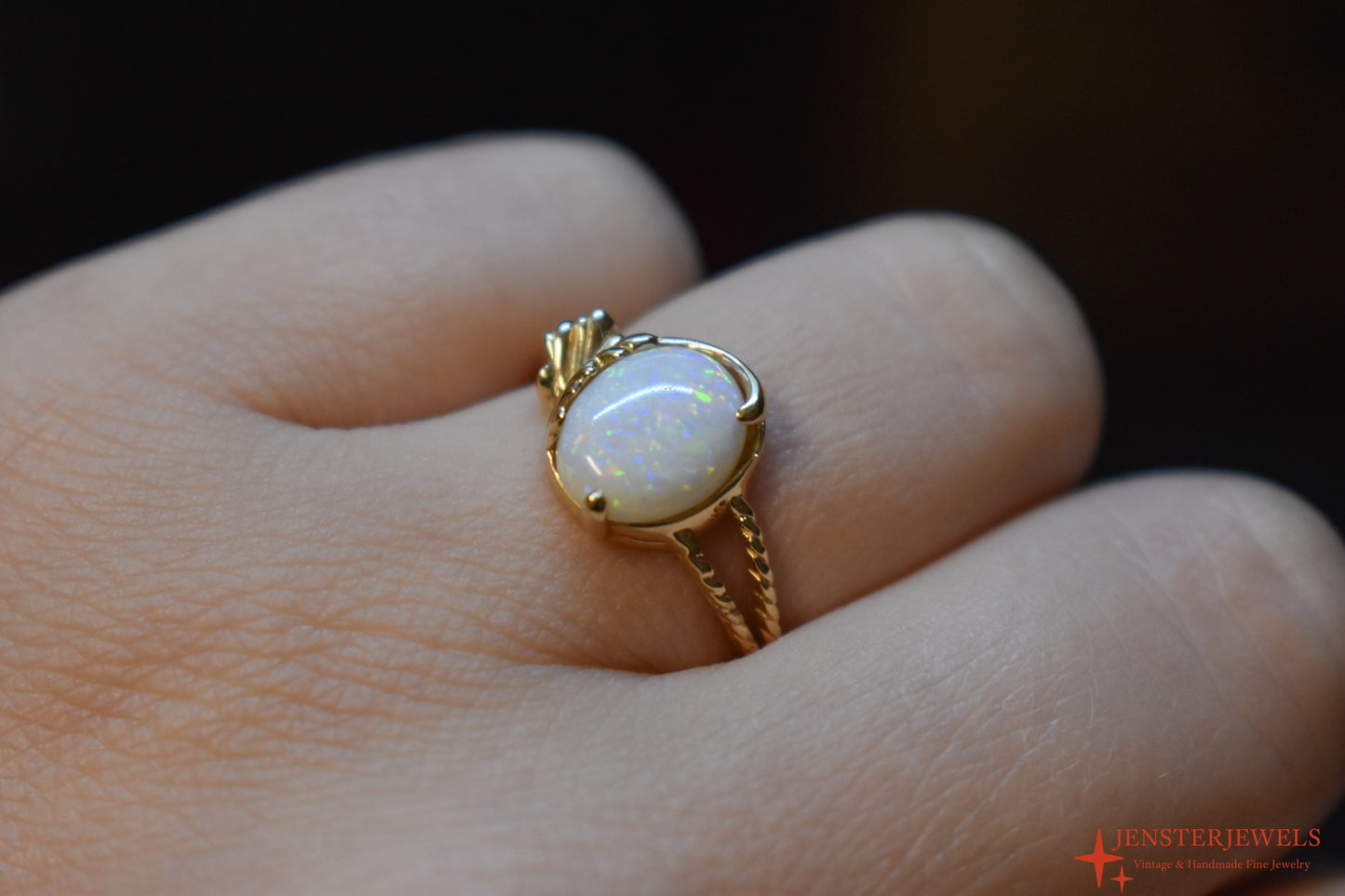 Vintage 14k Yellow Gold Opal Ring Size 6 1/2
