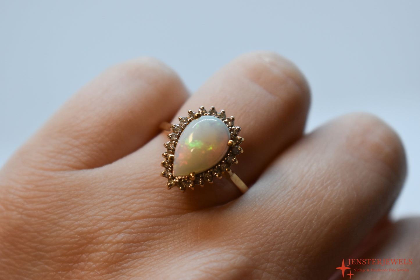 Vintage 14k Yellow Gold Opal & Diamond Halo Ring Size 7 3/4