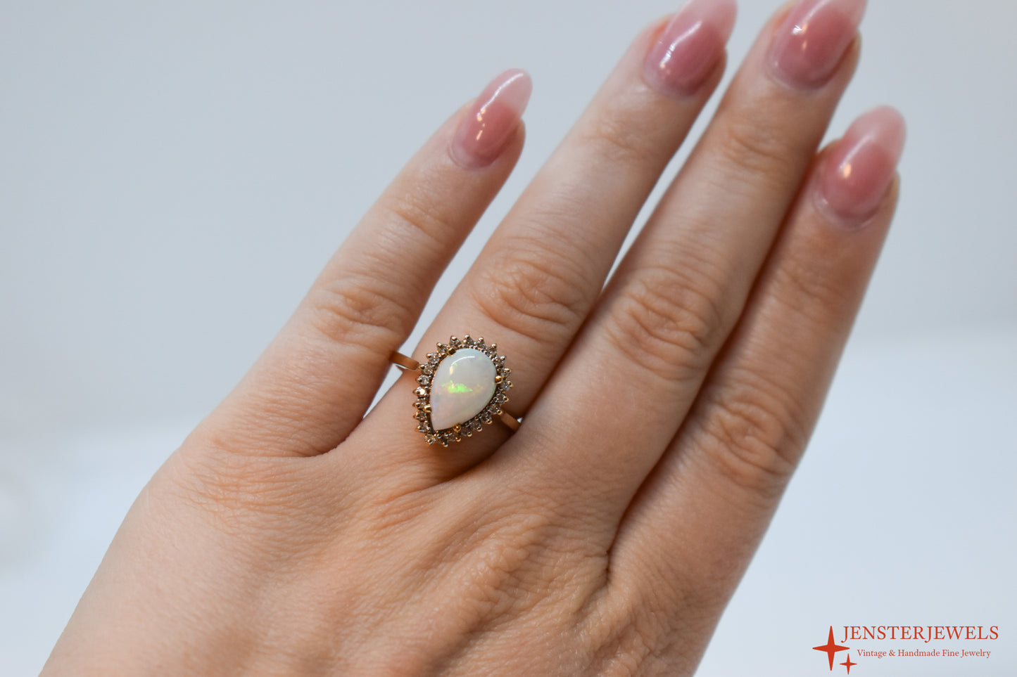 Vintage 14k Yellow Gold Opal & Diamond Halo Ring Size 7 3/4
