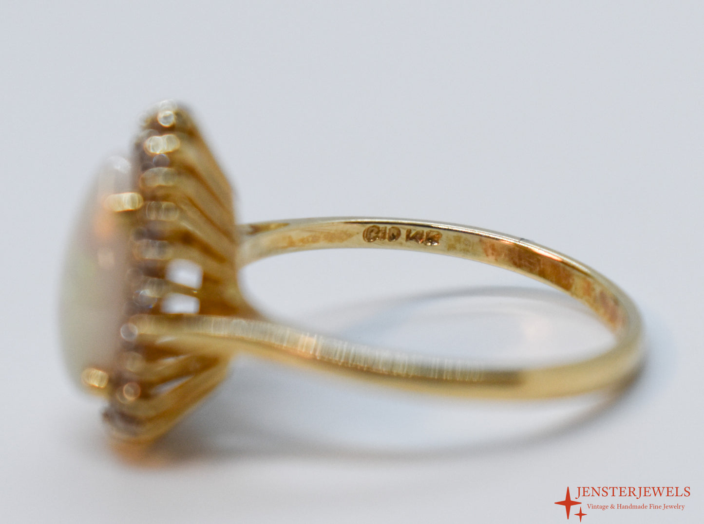Vintage 14k Yellow Gold Opal & Diamond Halo Ring Size 7 3/4