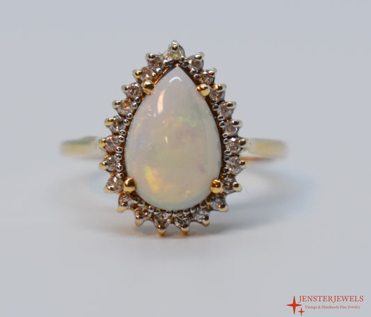 Vintage 14k Yellow Gold Opal & Diamond Halo Ring Size 7 3/4