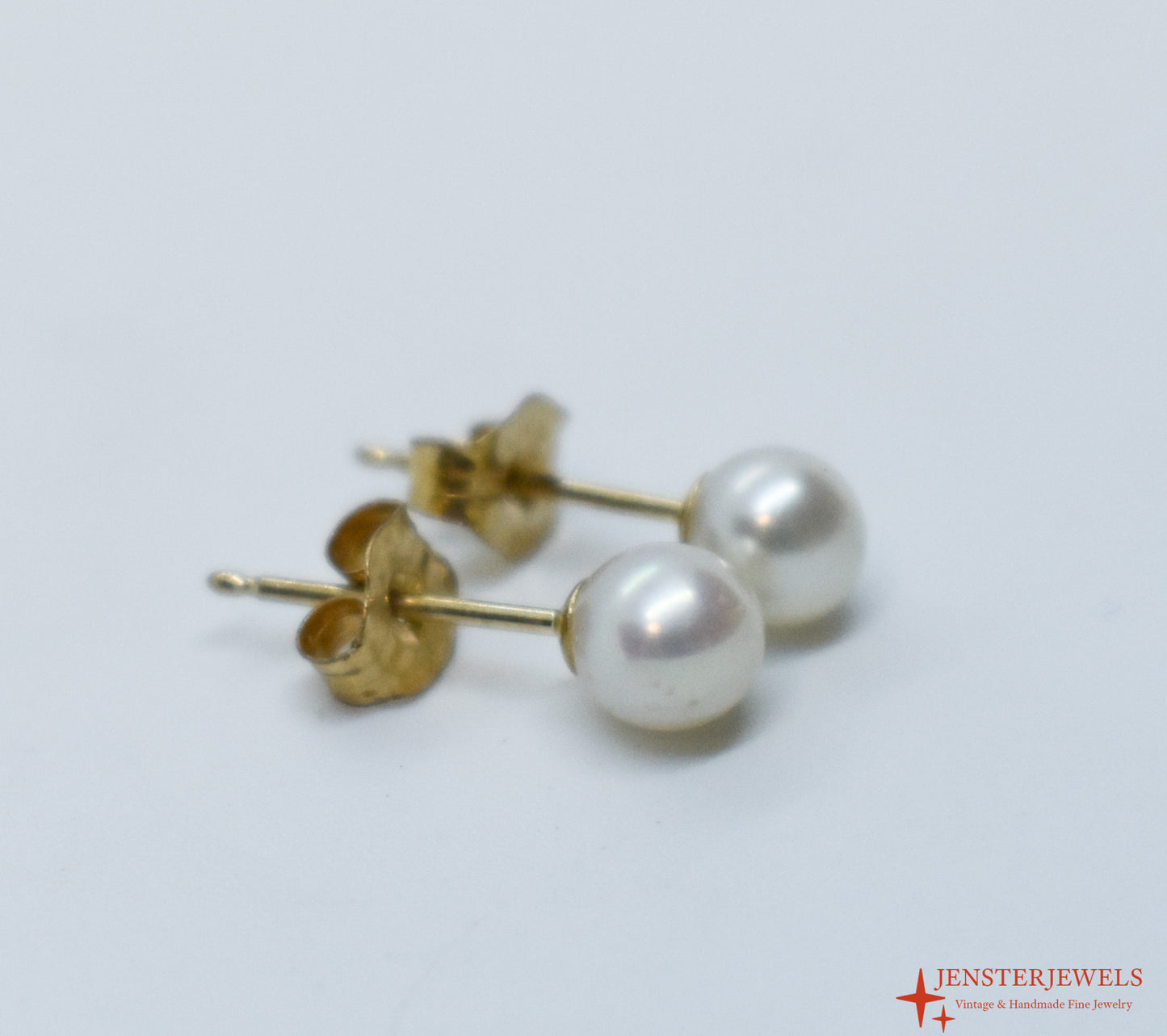 Vintage 14k Yellow Gold Pearl Stud Earrings